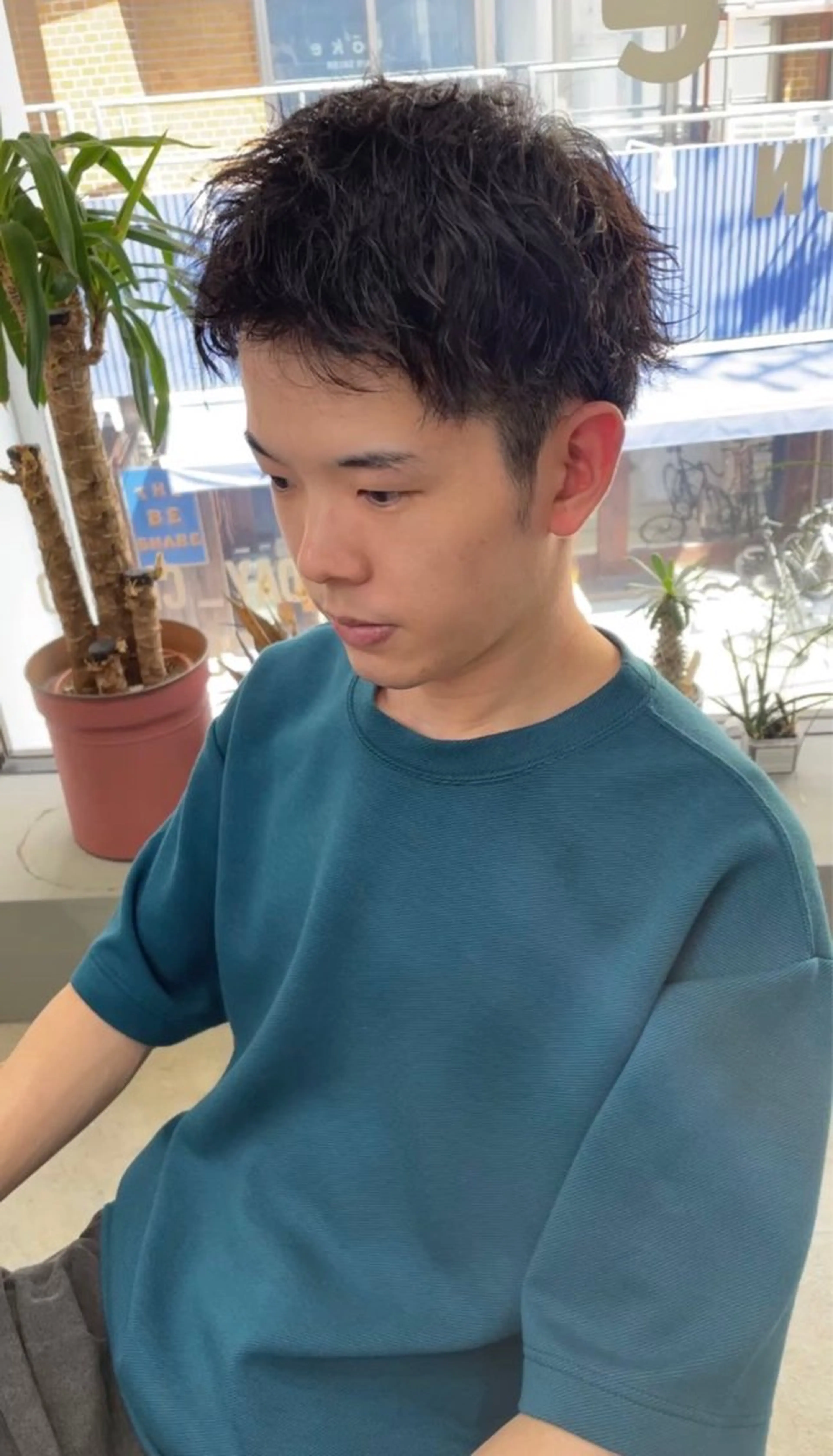 ショート パーマ メンズ メンズブリーチ フェードカット メンズハイライト メンズメッシュ マッシュ メンズ専門サロン wokeのヘアスタイル