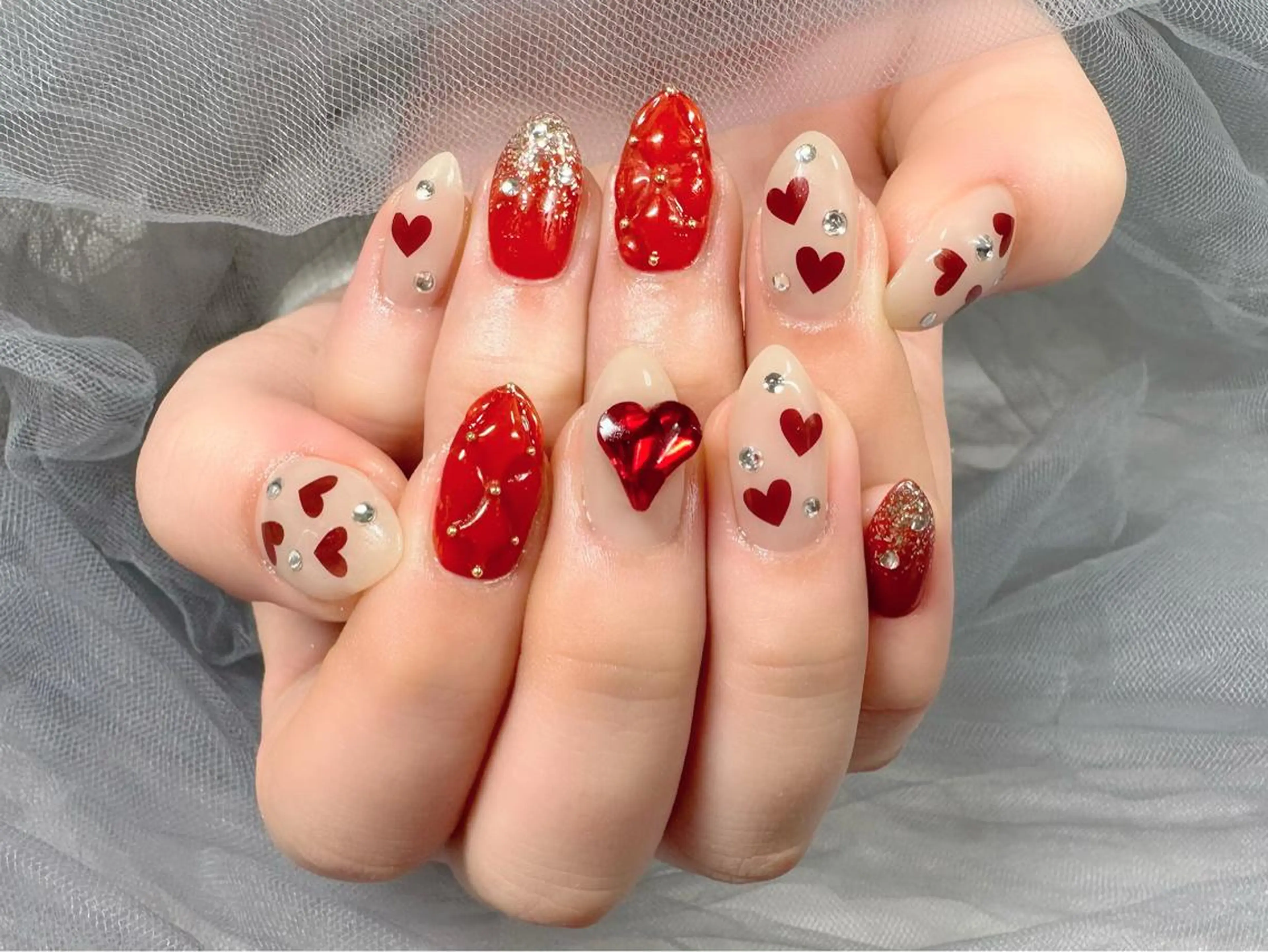 ネイル ハート 赤色 ハンドネイル Nail Salon KURELLYのネイルデザイン