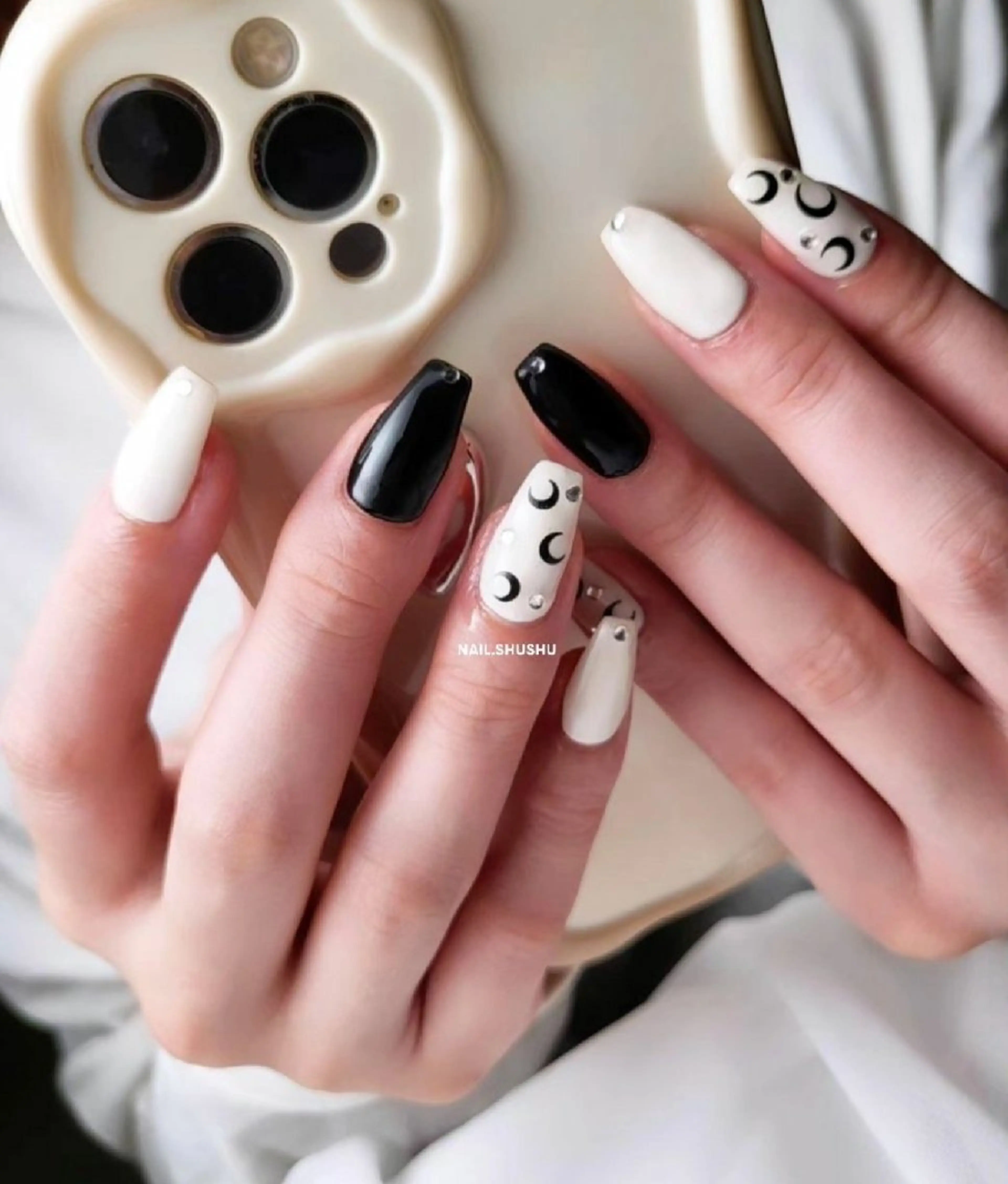 ネイル 持ち込み ニュアンスネイル ワンカラーネイル シンプルネイル 冬ネイル ハンドネイル 3dパーツ/流行り 👧shushu❤️のネイルデザイン