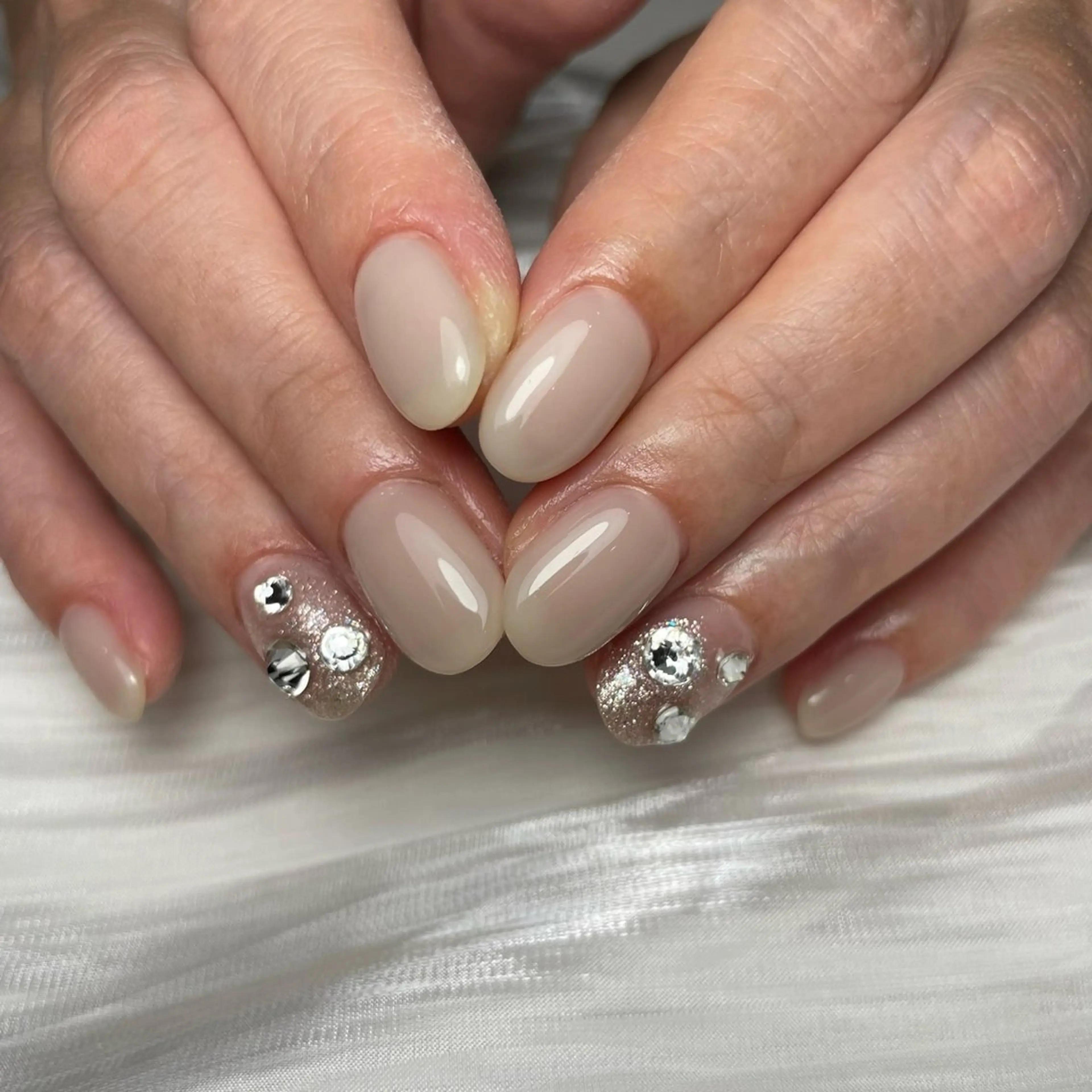 ネイル ワンカラーネイル シンプルネイル ストーンネイル soi. ソワのネイルデザイン