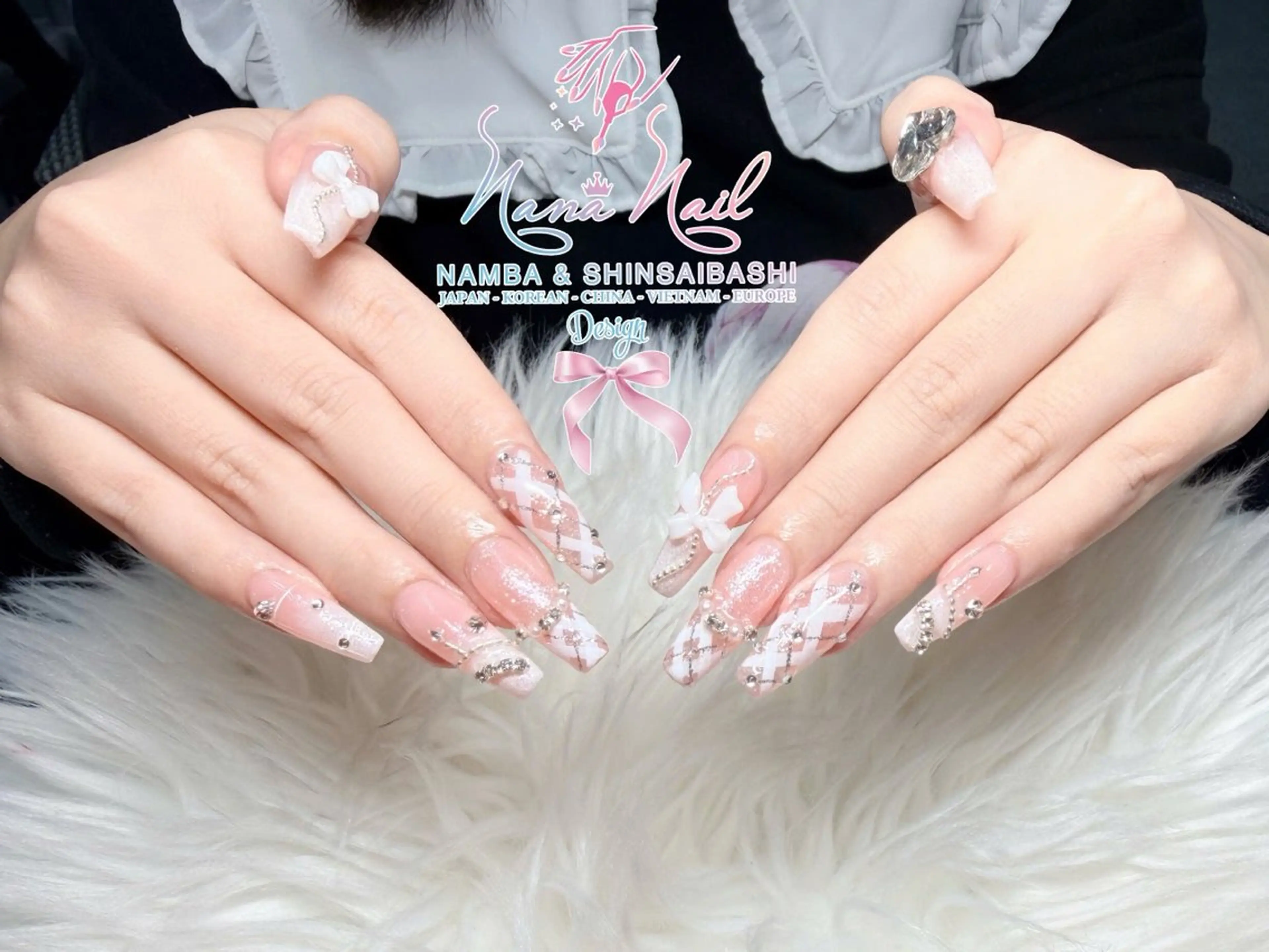 セミロング 韓国風ヘア クリスマス ハンドネイル 79Linanailnamba所属・Linanail Nambaのネイルデザイン