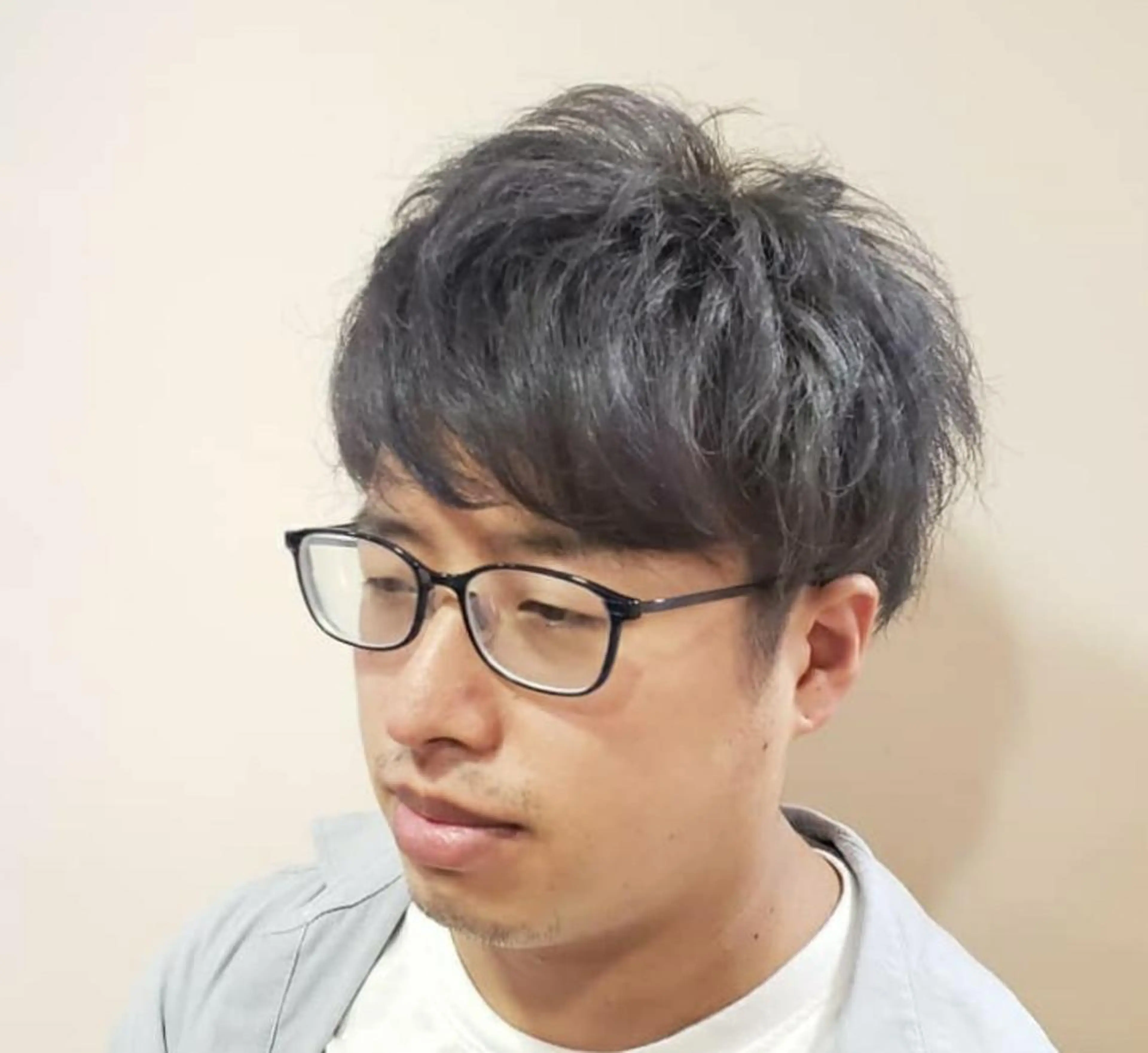 メンズ カラー メンズブリーチ マッシュ ツーブロック アッシュ アッシュグレー カット ヘアカラー タカギ ヨウコのヘアスタイル