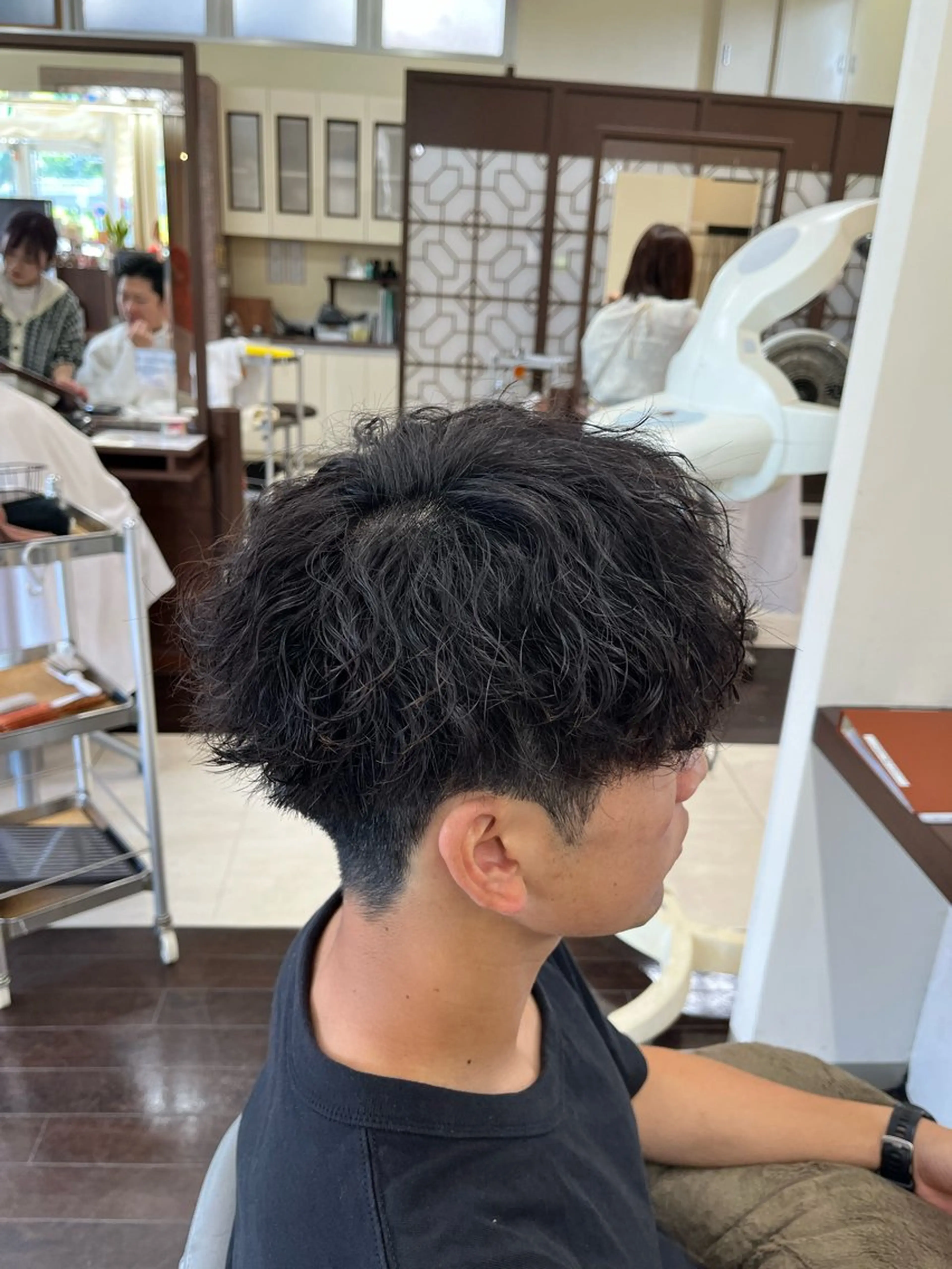 ショート パーマ メンズ マッシュ メンズパーマ 刈り上げ 波巻きパーマ スパイラルパーマ 🧊メンズ特化🧊 高木航希のヘアスタイル