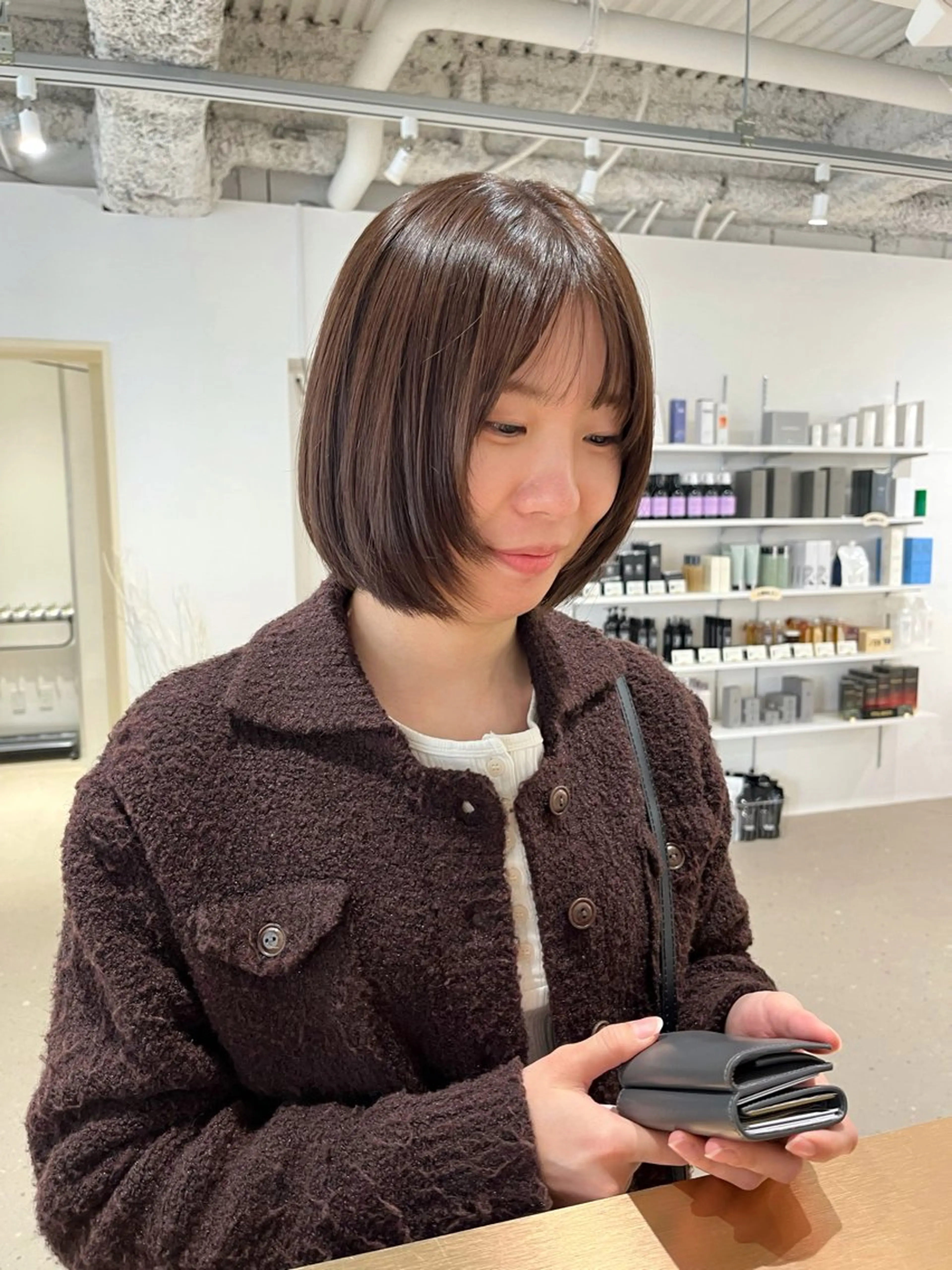 ミディアム カラー ミディアムパーマ ブリーチ 透明感カラー ダブルカラー ハイライトカラー 小顔カット/ 透明感カラー/阪本桃のヘアスタイル