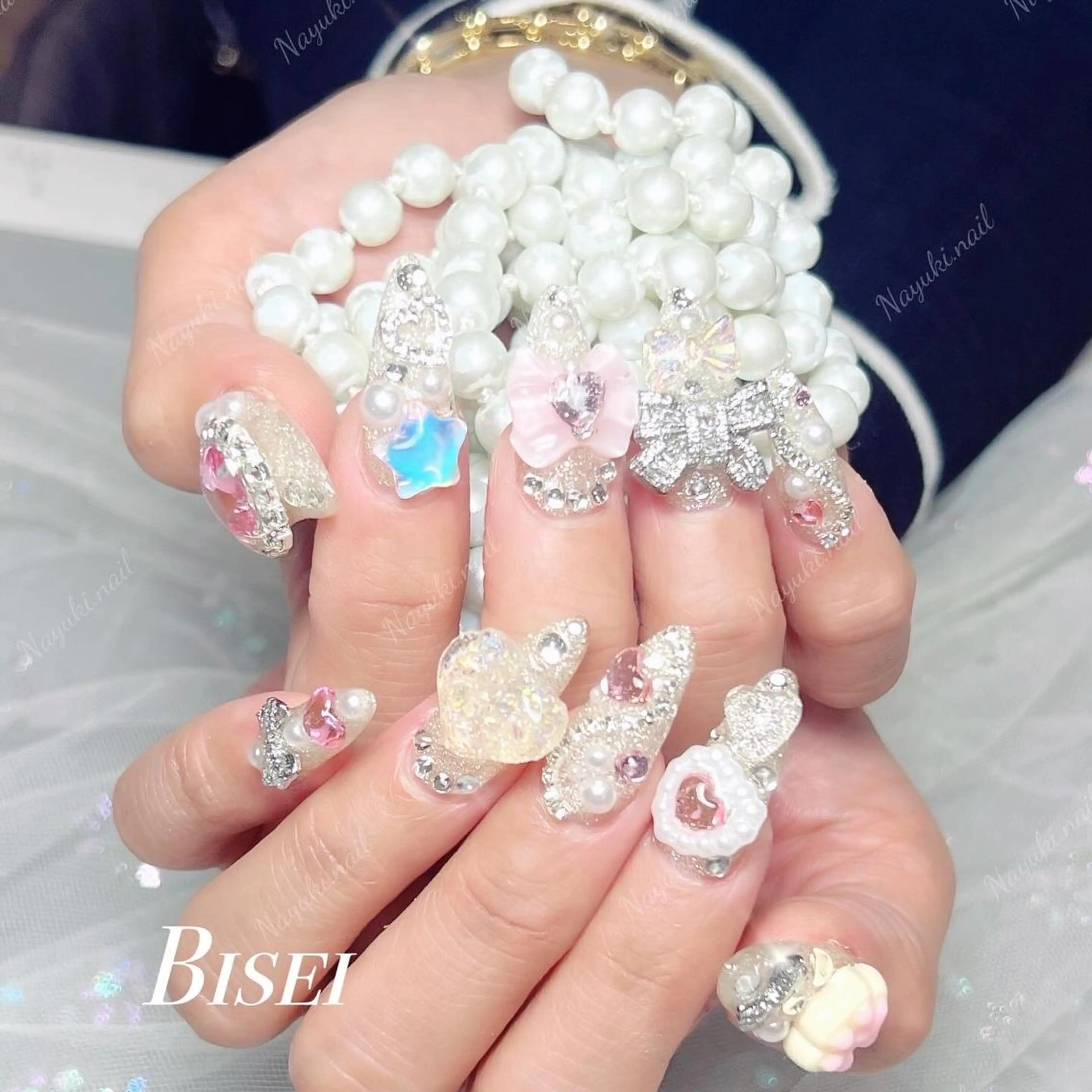 ネイル ハンドネイル 🦋 Queenieのネイルデザイン