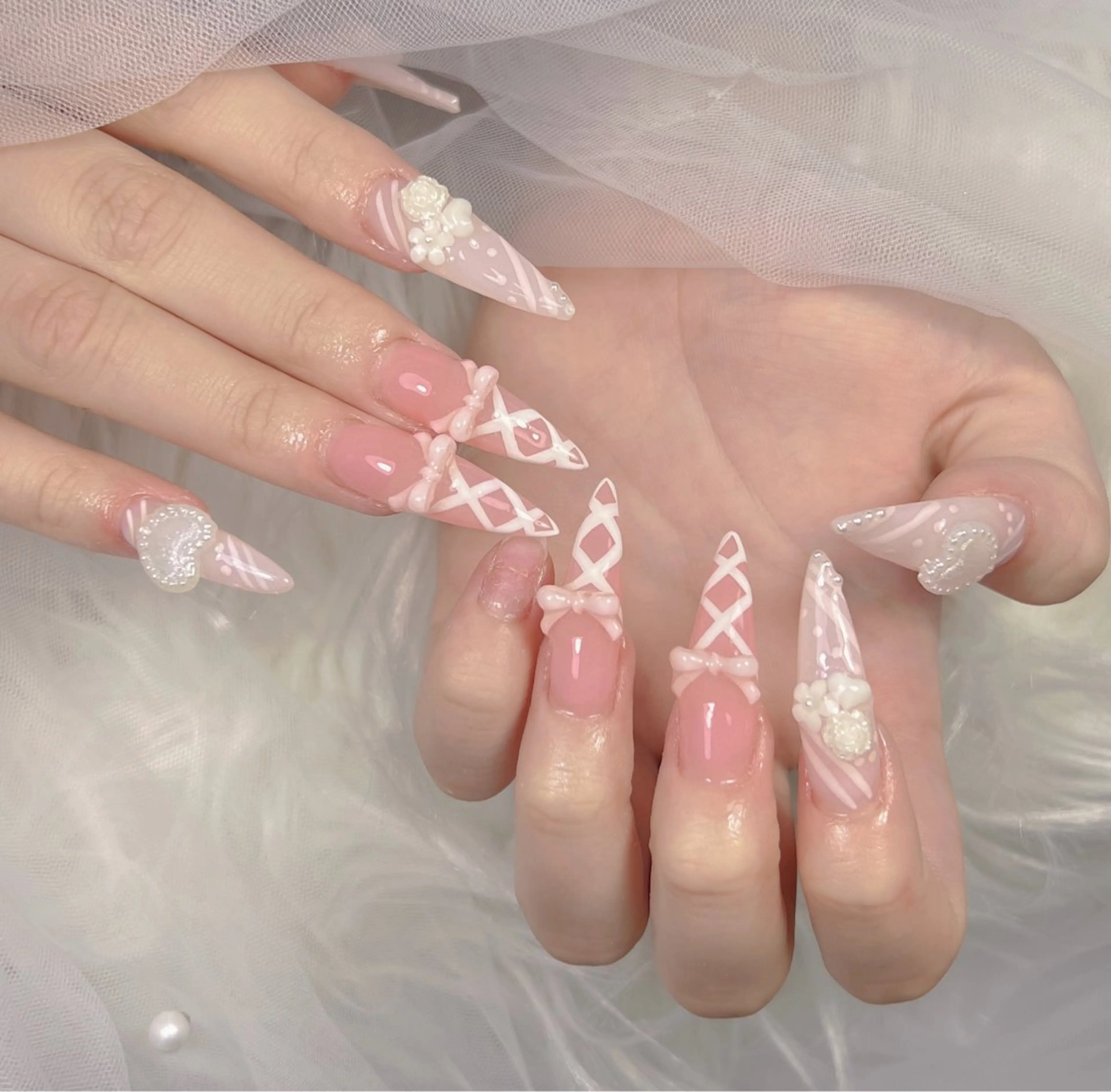 ネイル アートネイル オーロラネイル チークネイル 長さ出し フットネイル ハンドネイル フットネイル ハンドケア Noiranail_ studio川越西口のネイルデザイン