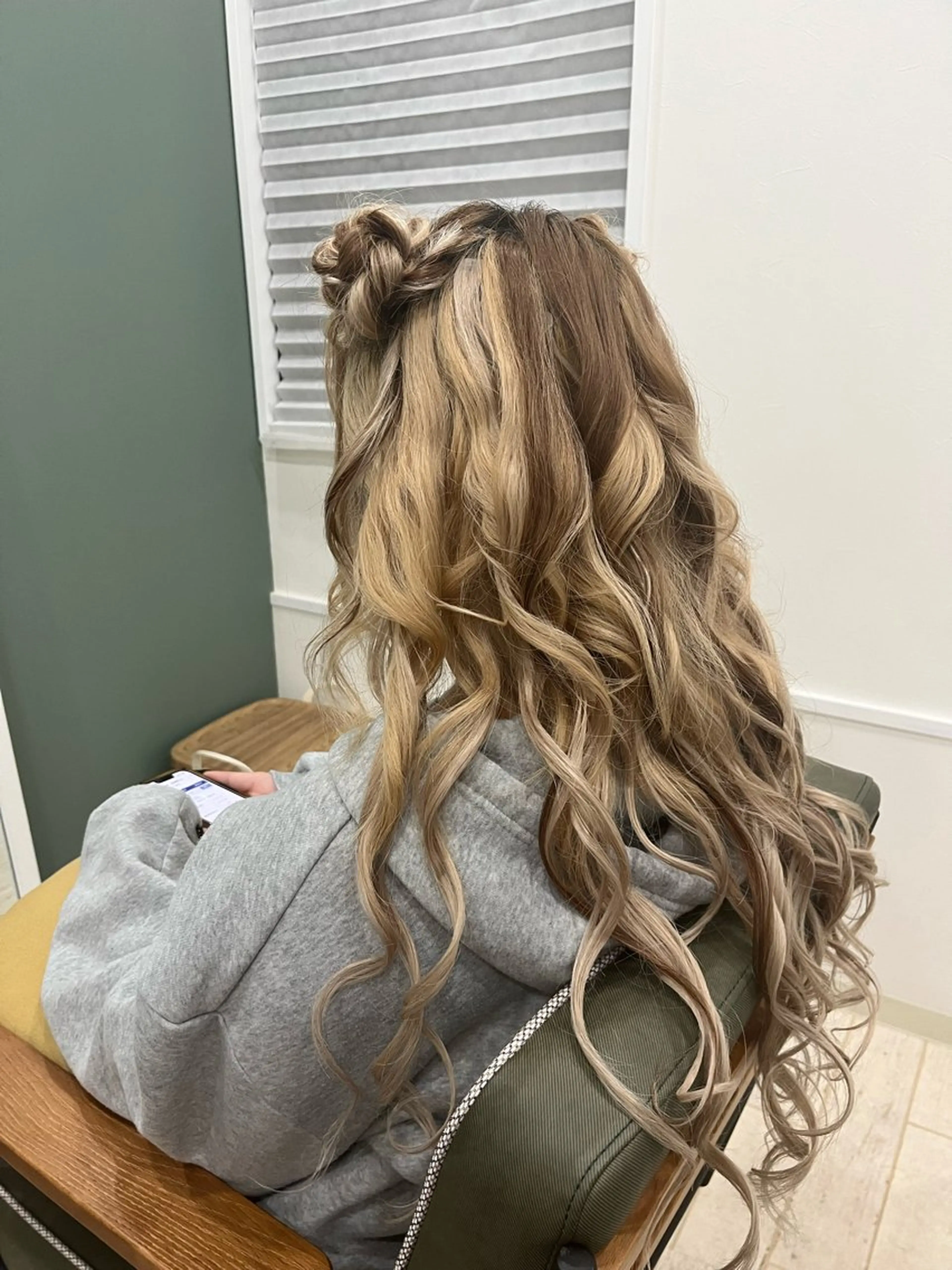 ロング ヘアアレンジ M.arc 【マーキ】のヘアスタイル