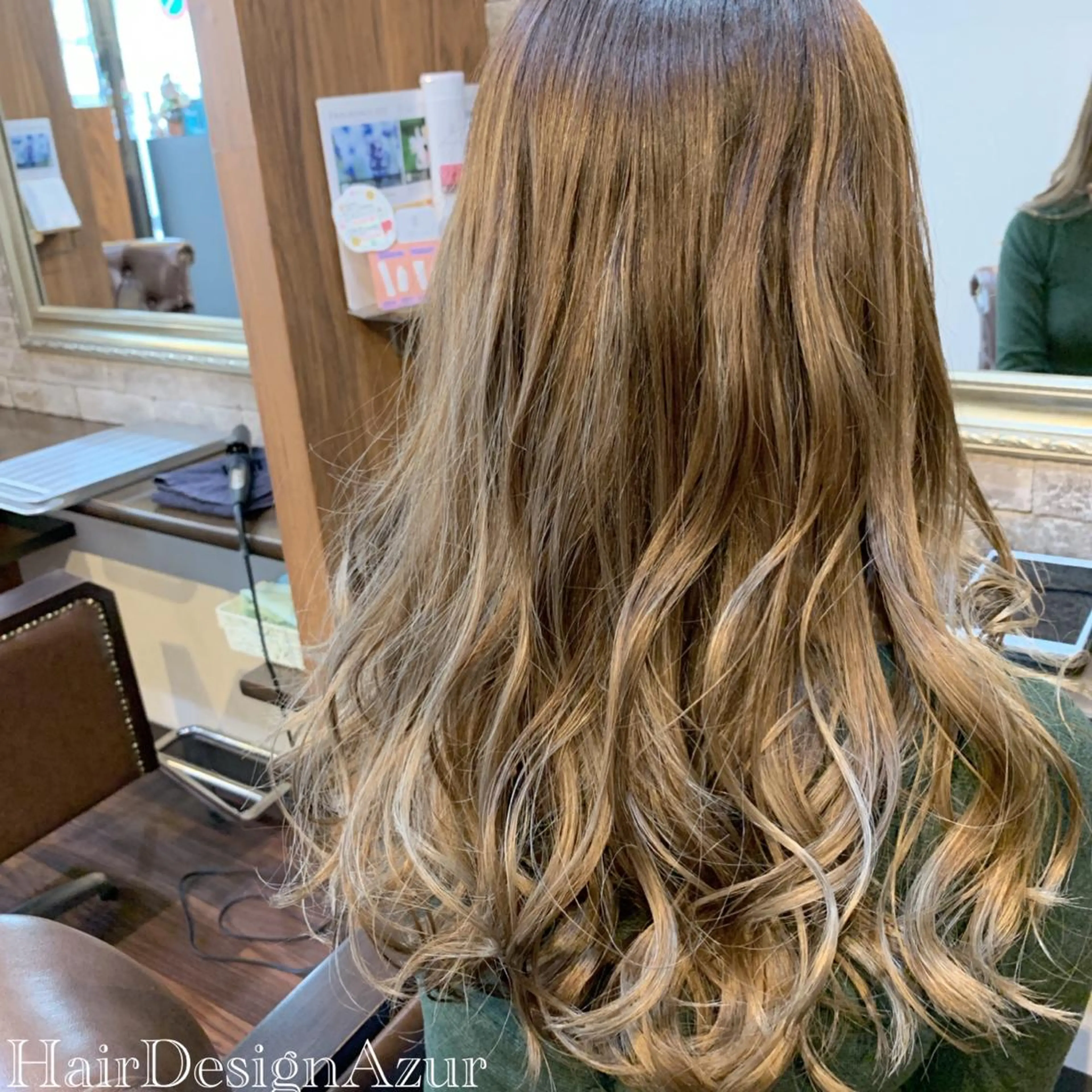 ロング カラー HairDesign Azurのヘアスタイル