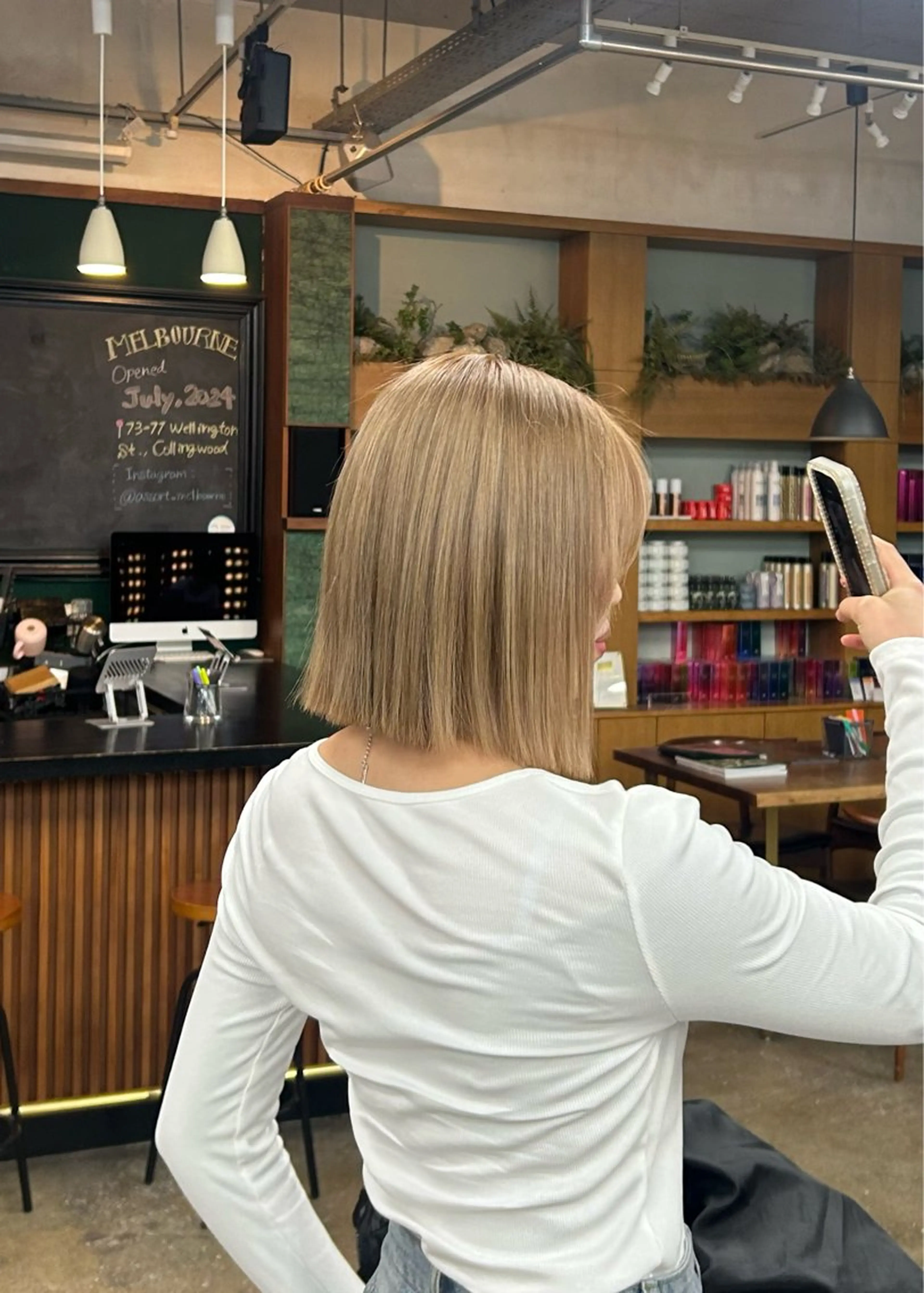 ミディアム カラー ヘアカラー akari 🩵のヘアスタイル