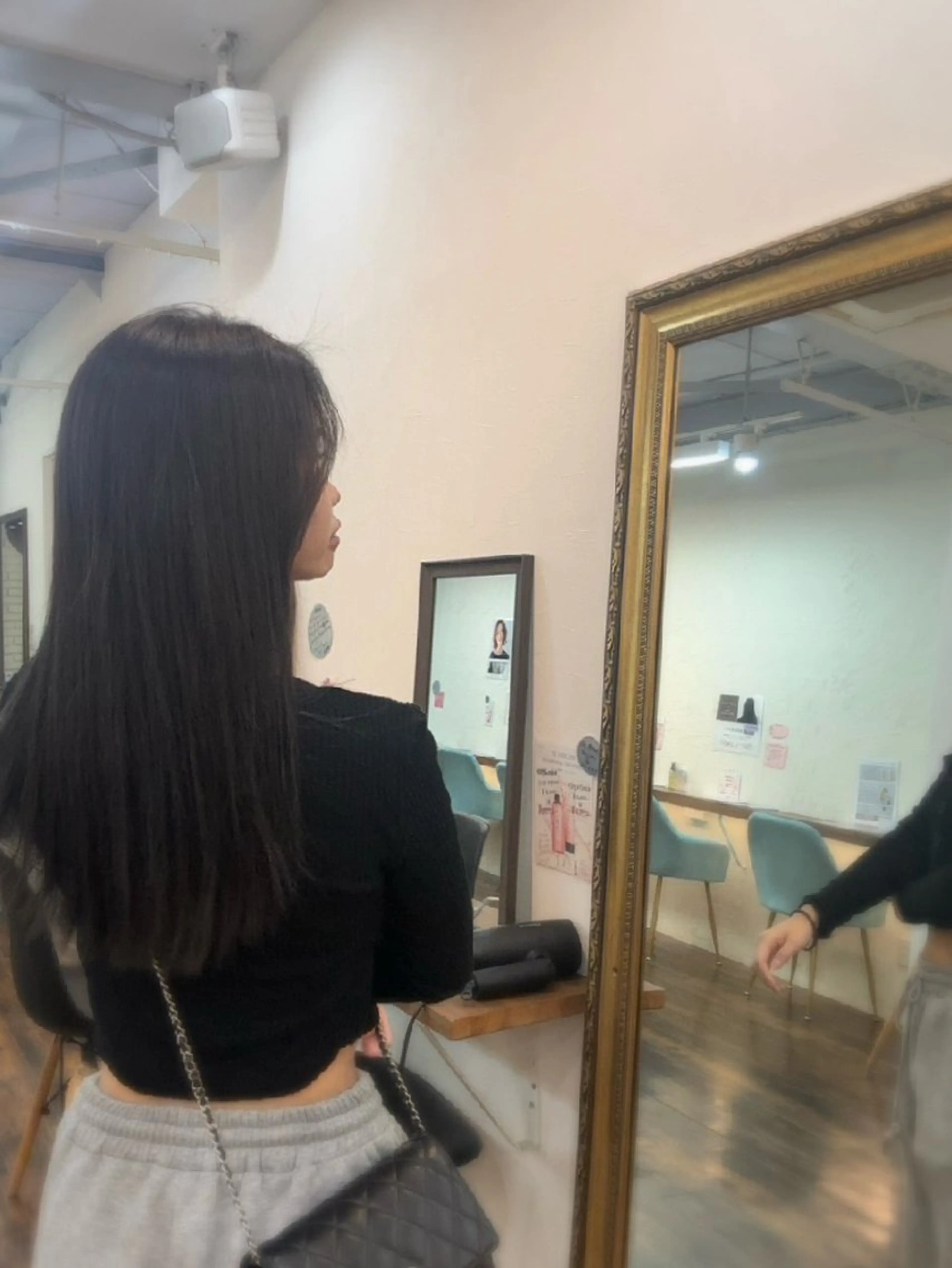 セミロング ブリーチなし艶カラー 🌈髪質改善MASSのヘアスタイル