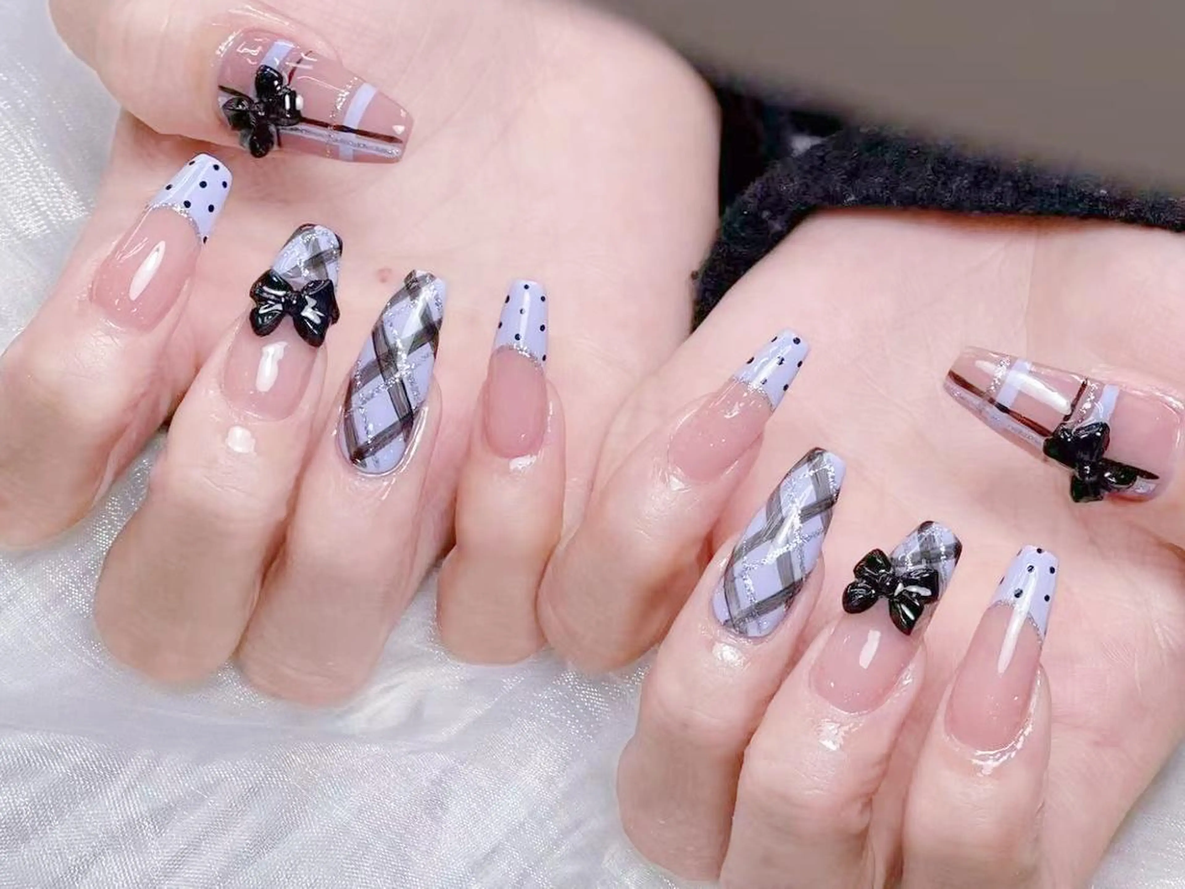 メンズ ネイル メンズ韓国風 アートネイル フレンチネイル ジェルネイル キラキラネイル ✨Bloom Ruby❣️のネイルデザイン