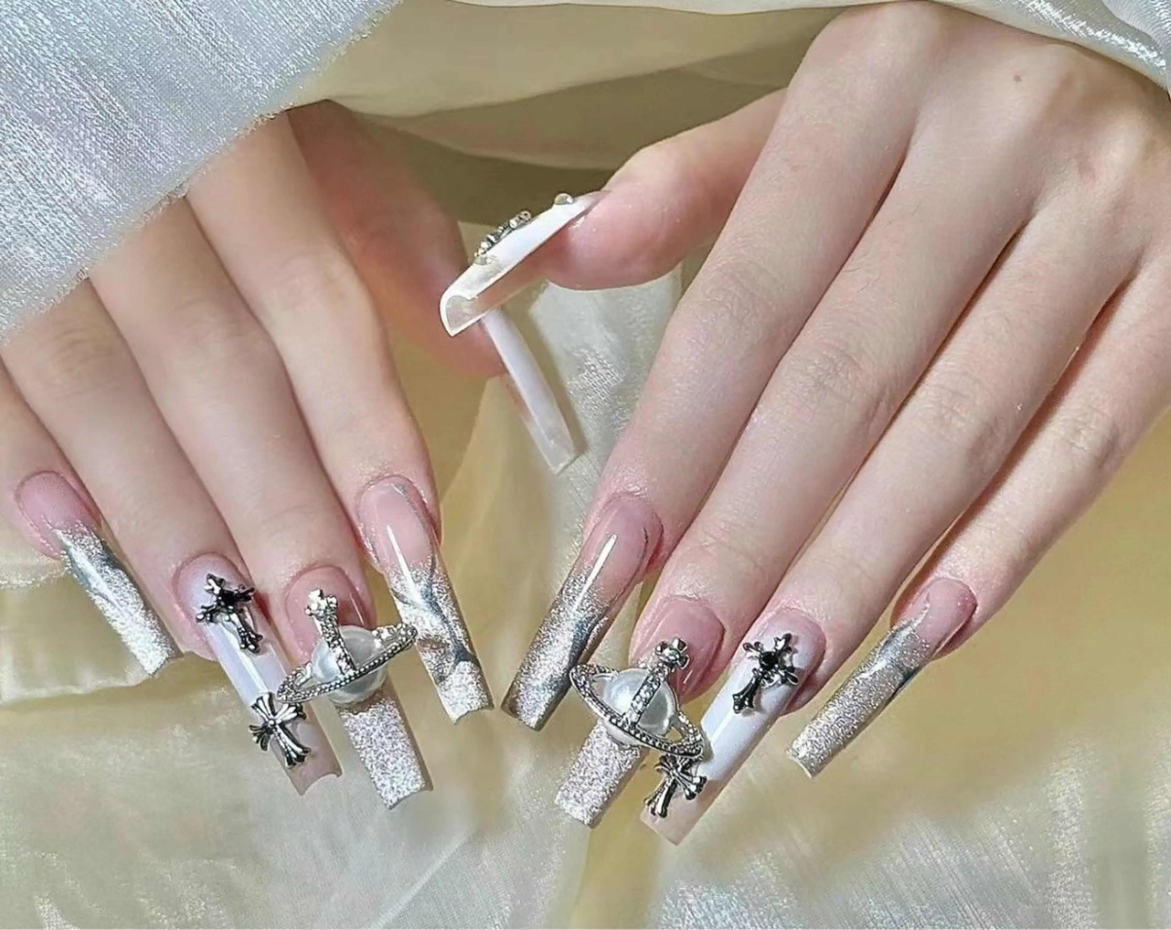 マツエク・マツパ ハンドネイル D-BEAUTY Nailsalonのネイルデザイン