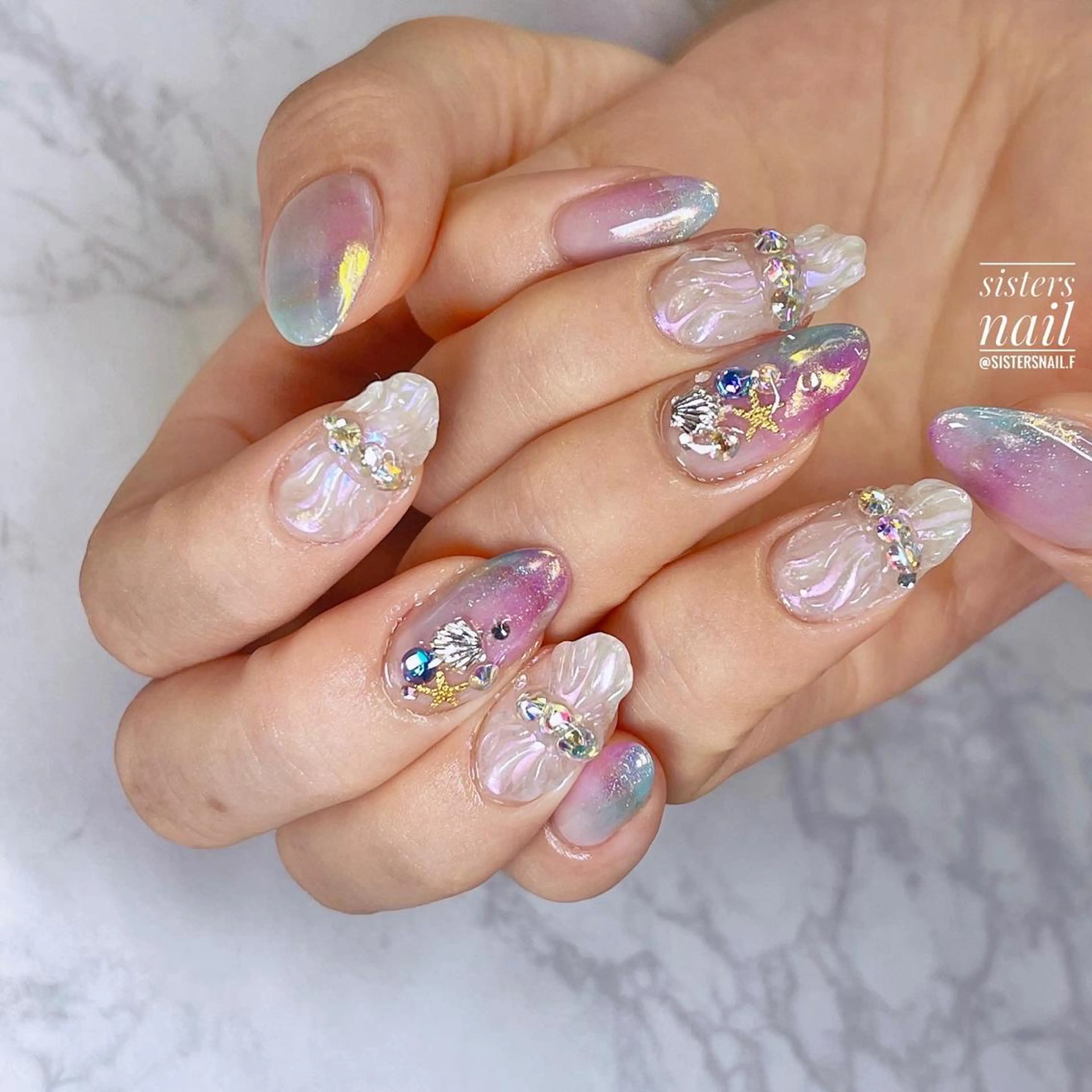 ネイル アートネイル オーロラネイル グラデーション 氷ネイル・うるうるネイル キラキラネイル sisters nail.fのネイルデザイン