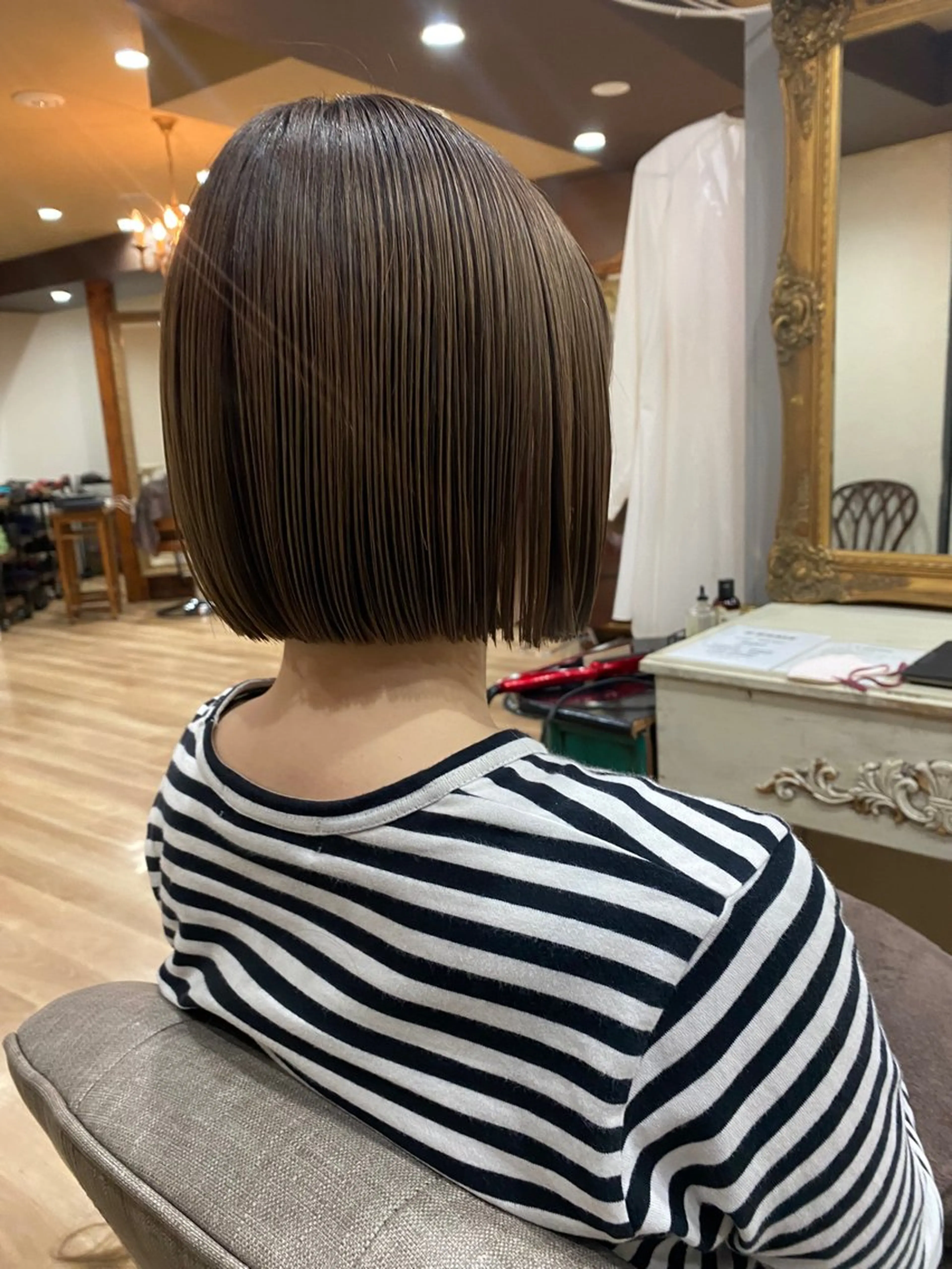 ショート カラー ボブ カット ヘアカラー トリートメント 東田 恋のヘアスタイル