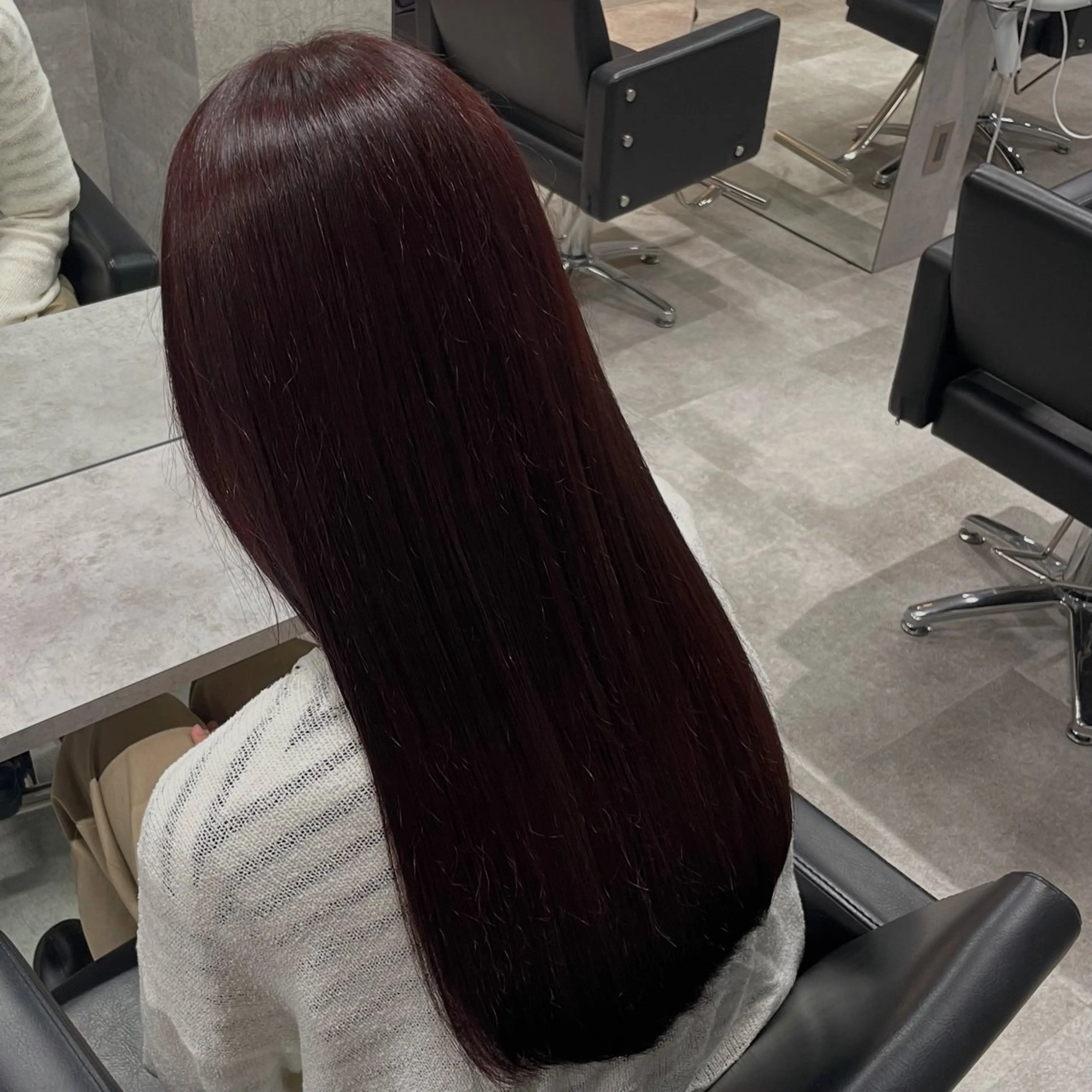 ロング 出口 千乃のヘアスタイル