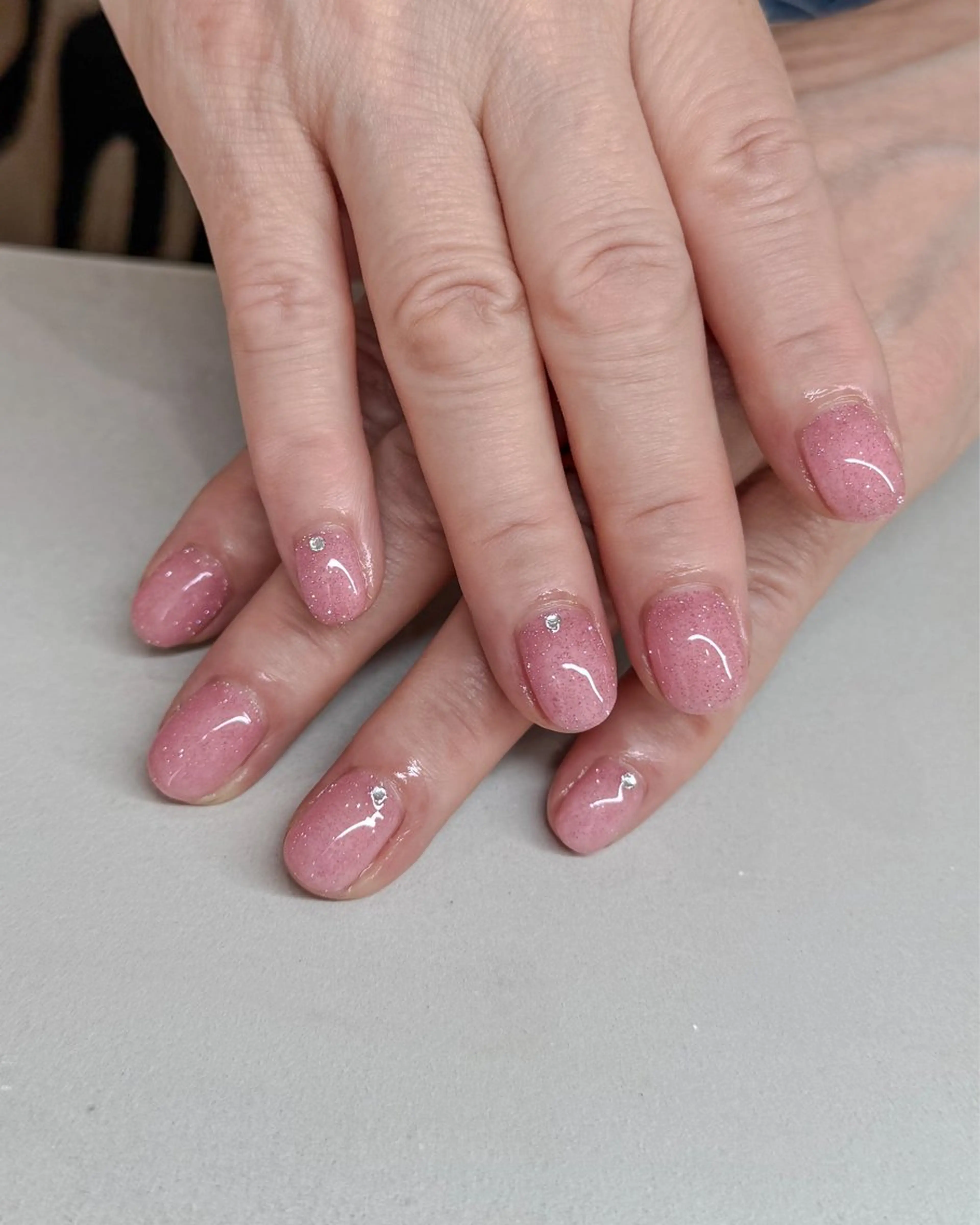 ネイル ストーンネイル num-fi Aiのネイルデザイン