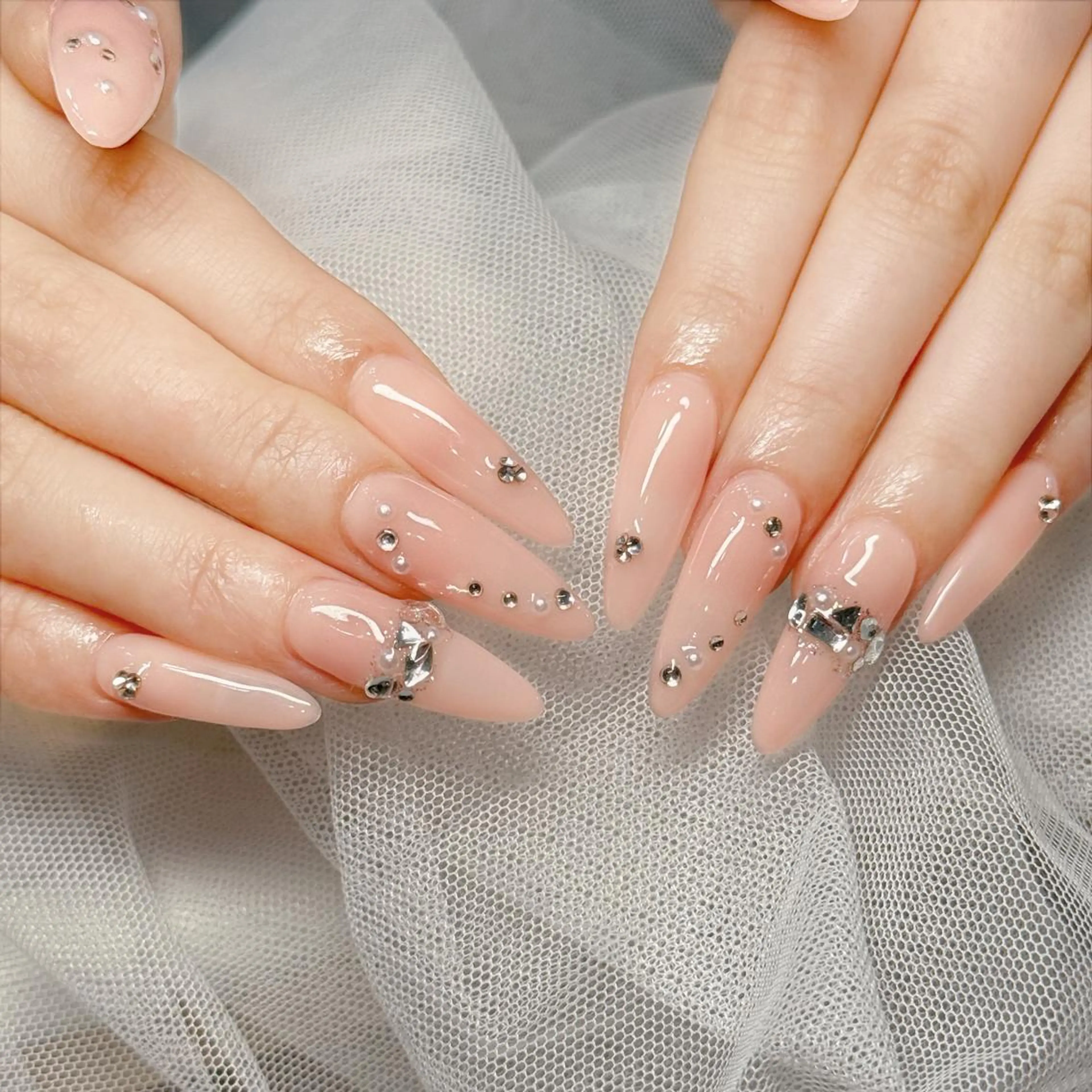 ロング カラー ベージュカラー グラデーションカラー ピンクカラー 韓国風ヘア ハンドネイル yuna ユナのネイルデザイン