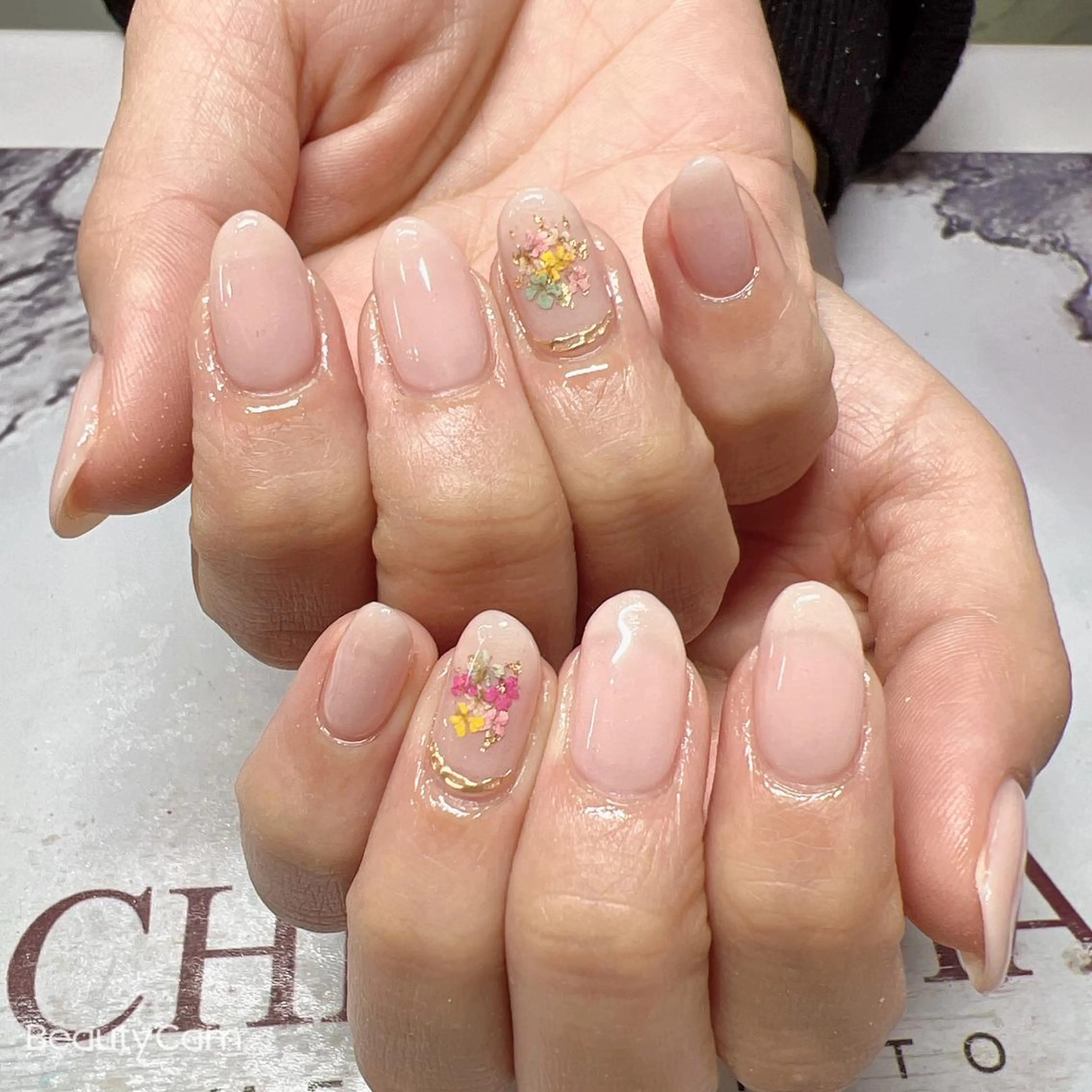 ネイル ガレンドウ 白澤 愛子のネイルデザイン