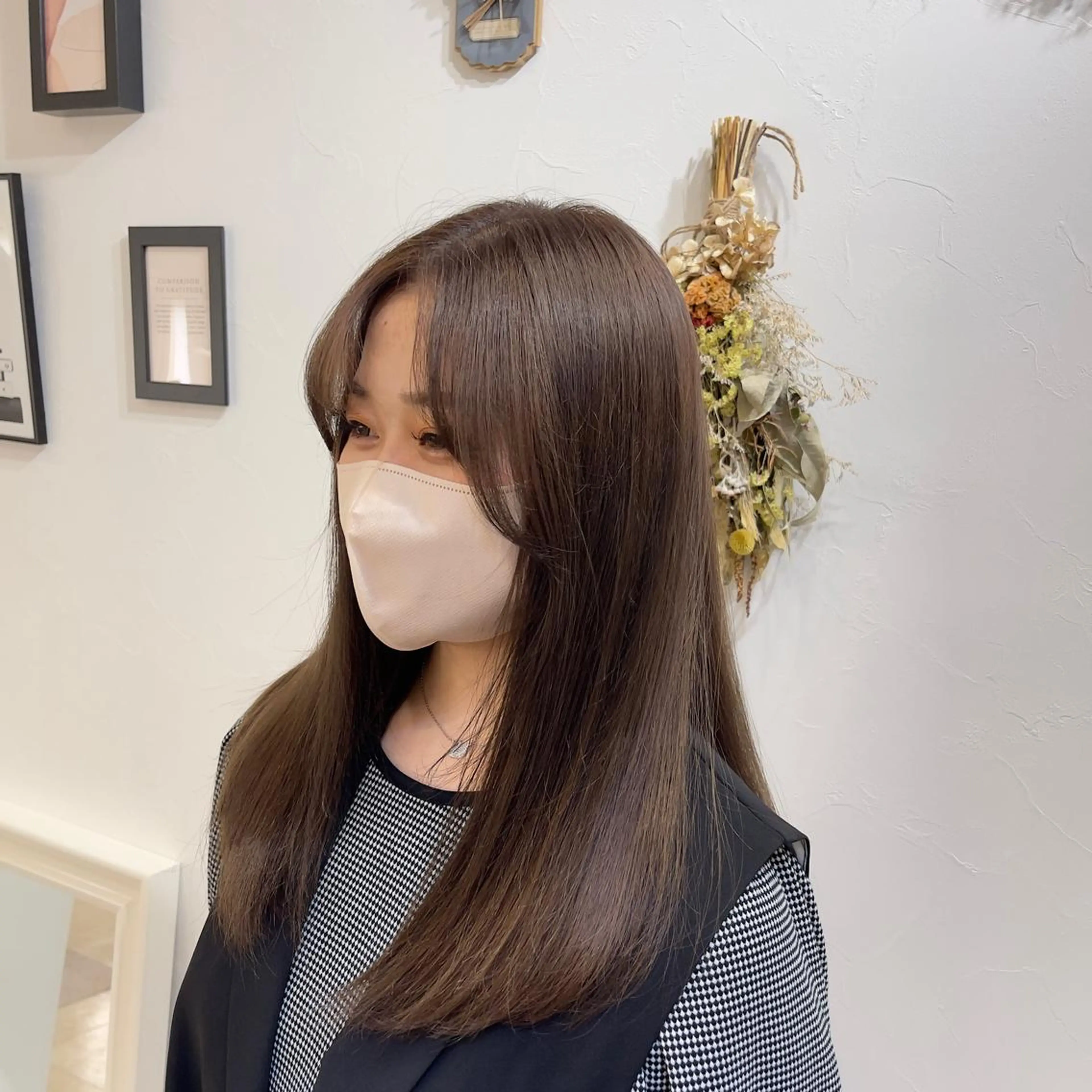 セミロング カラー グレージュ 縮毛・酸性ストレート 特化のヘアスタイル