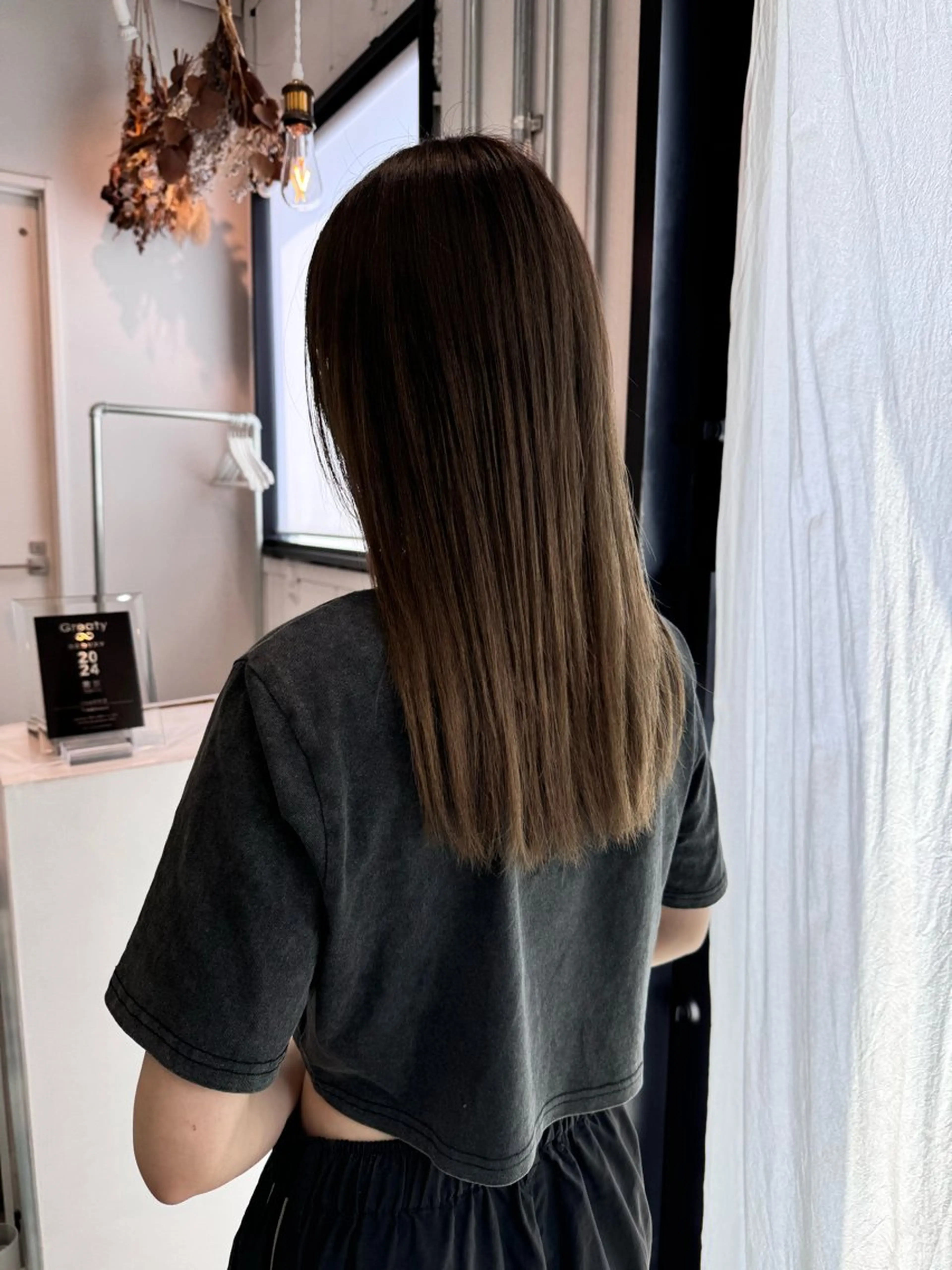 ロング カラー カット ヘアカラー パーマ トリートメント 松坂 真衣のヘアスタイル