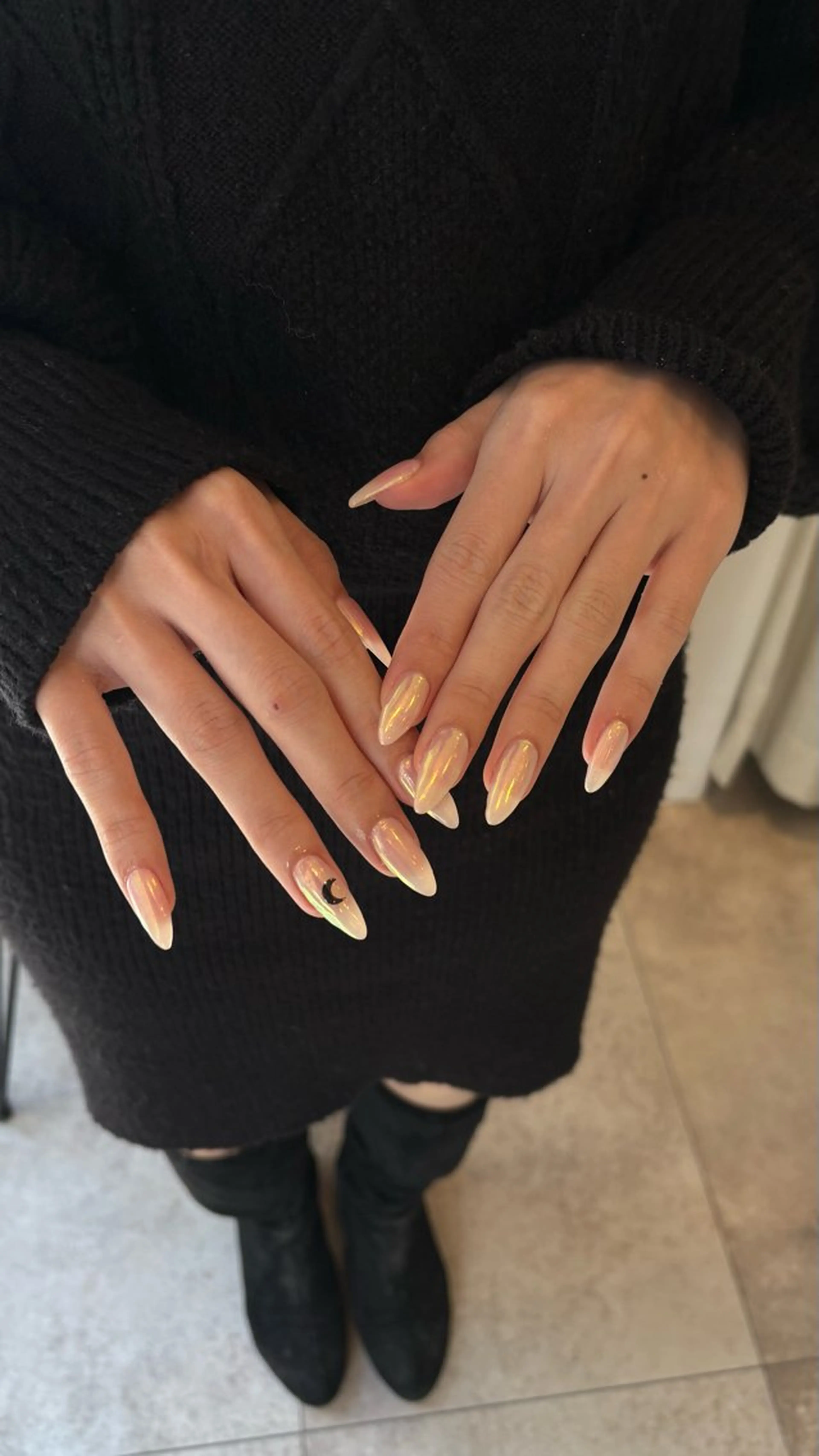 ネイル しおん🎶｜ひと 癖ニュアンス｜個性派のネイルデザイン