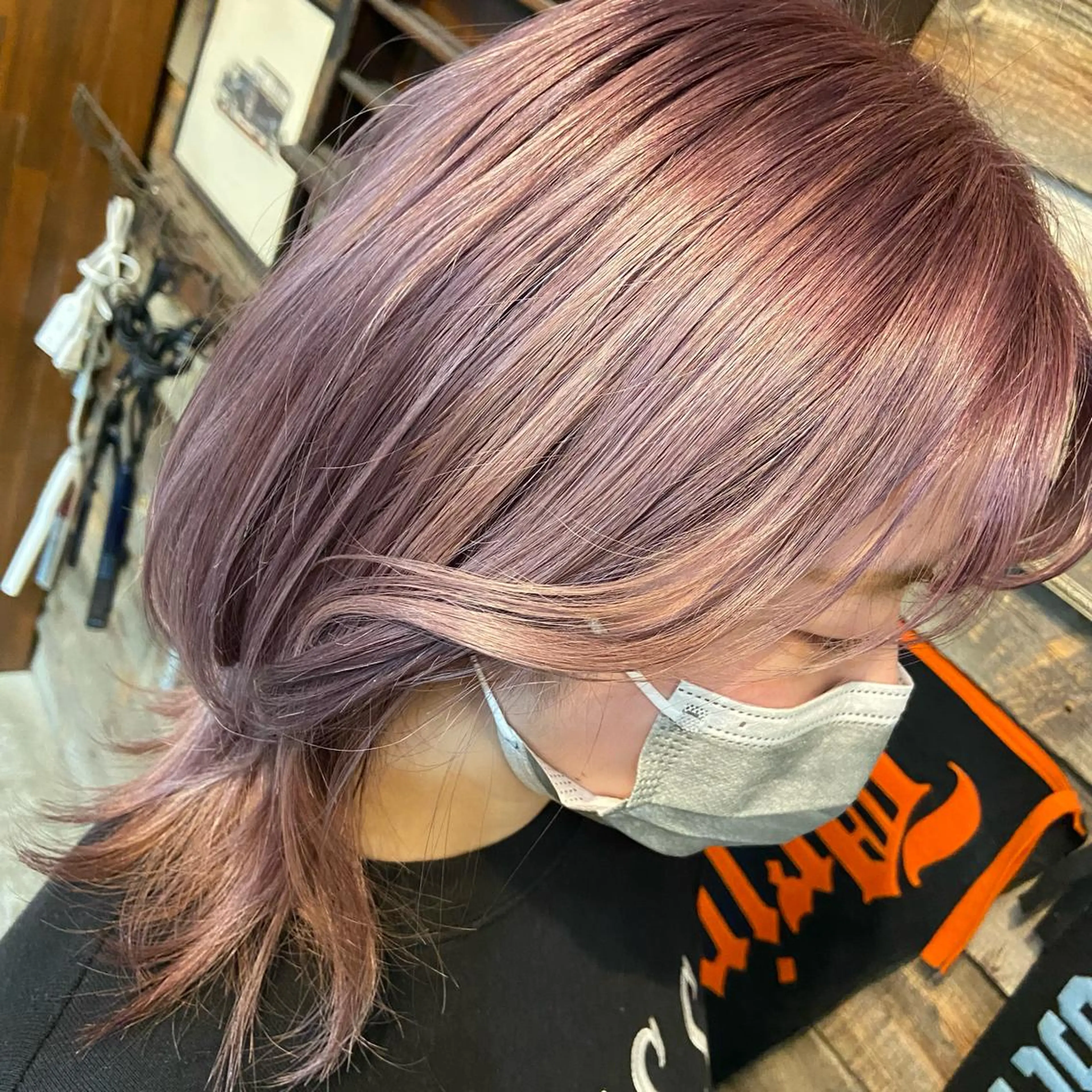ミディアム カラー アッシュ ピンクカラー ピンクアッシュ ヘアカラー 川崎 かなでのヘアスタイル
