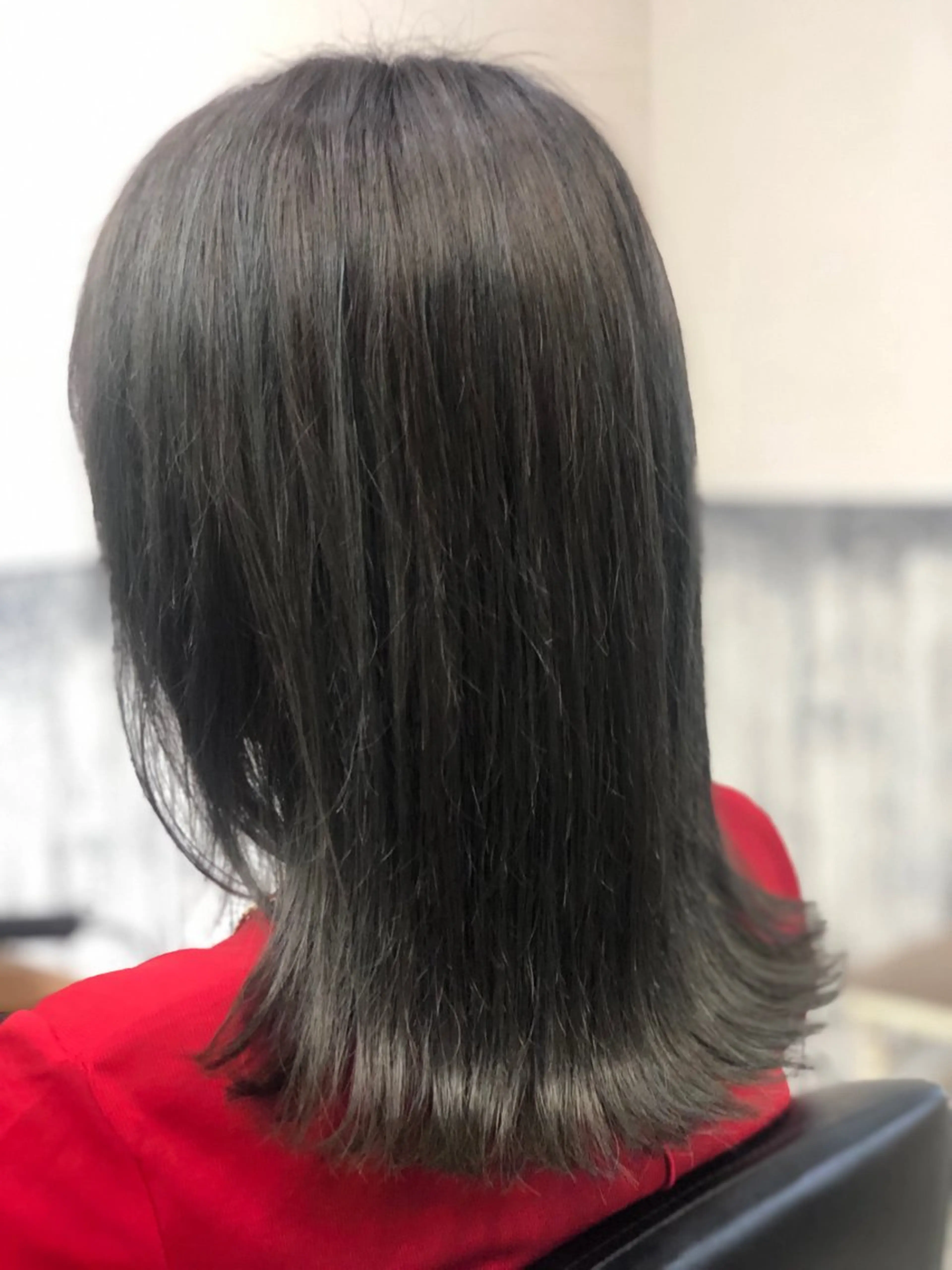 ミディアム カラー アッシュ 外ハネヘア Rel ax&HairCre a teGlow所属・髪質改善特化！川浪 晃のヘアスタイル