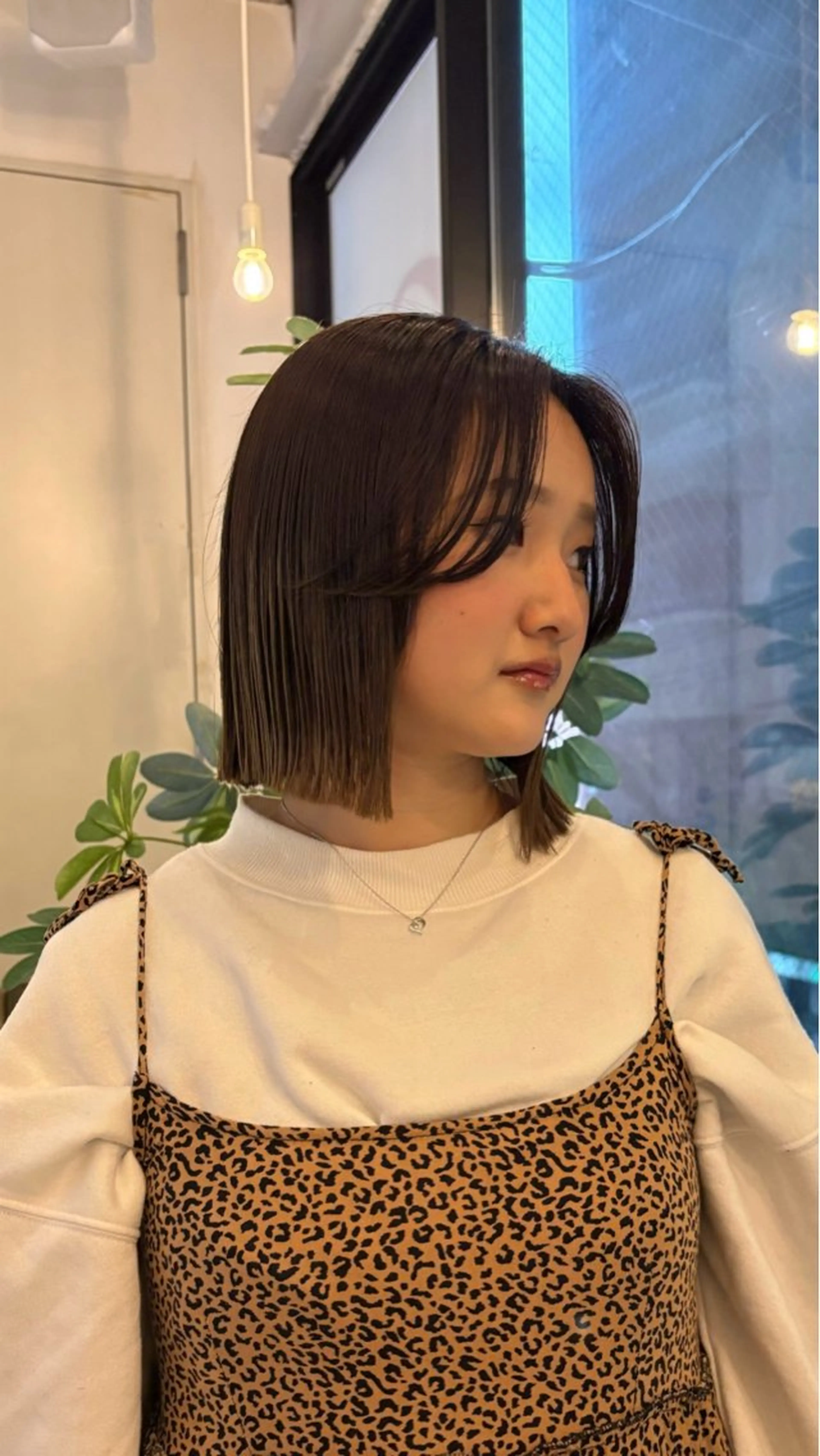 ショート 切りっぱなしボブ ボブ カット ひなの/透明感 カラー/レイヤーのヘアスタイル