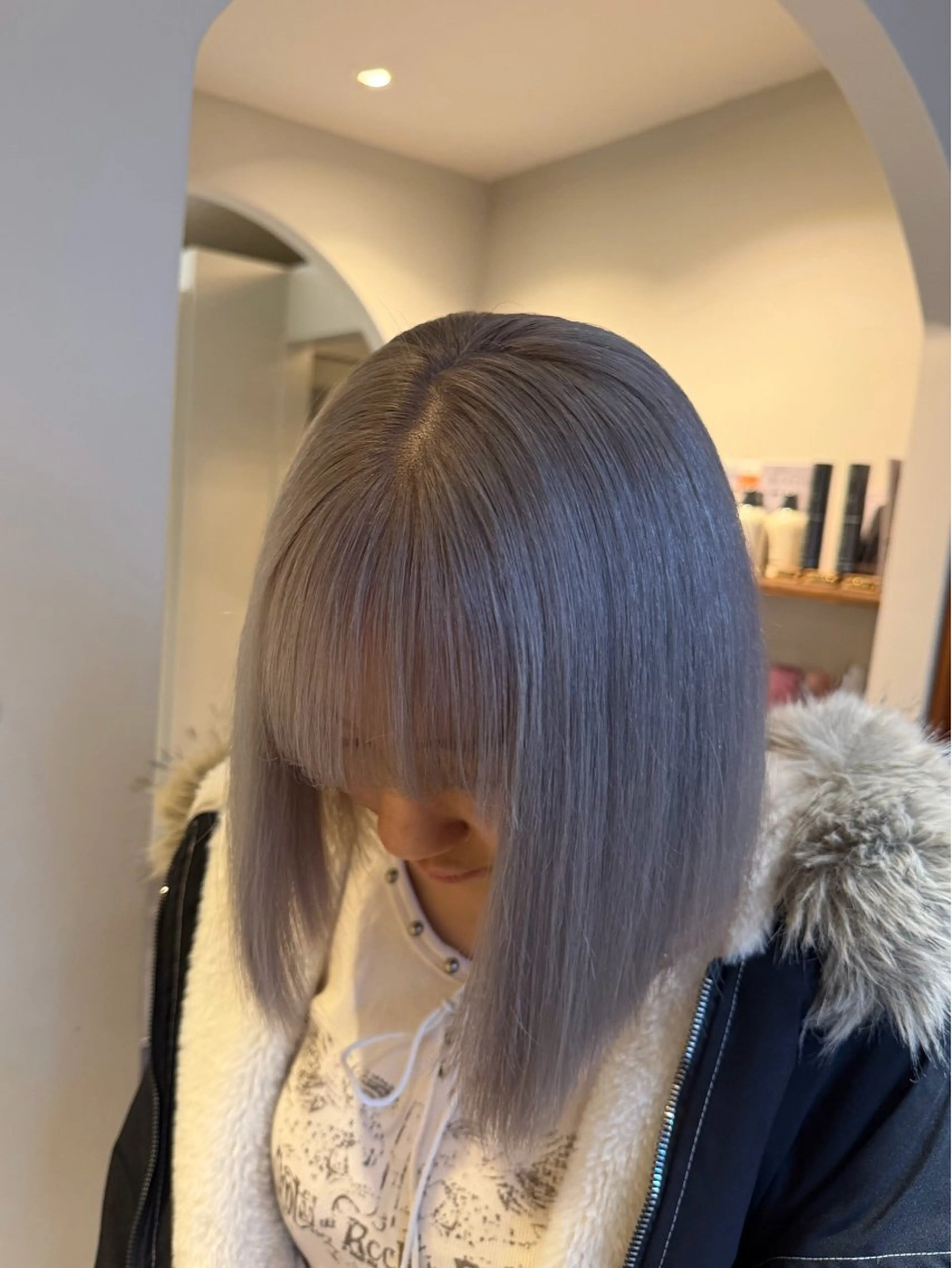 ミディアム カラー 岩切 美海のヘアスタイル