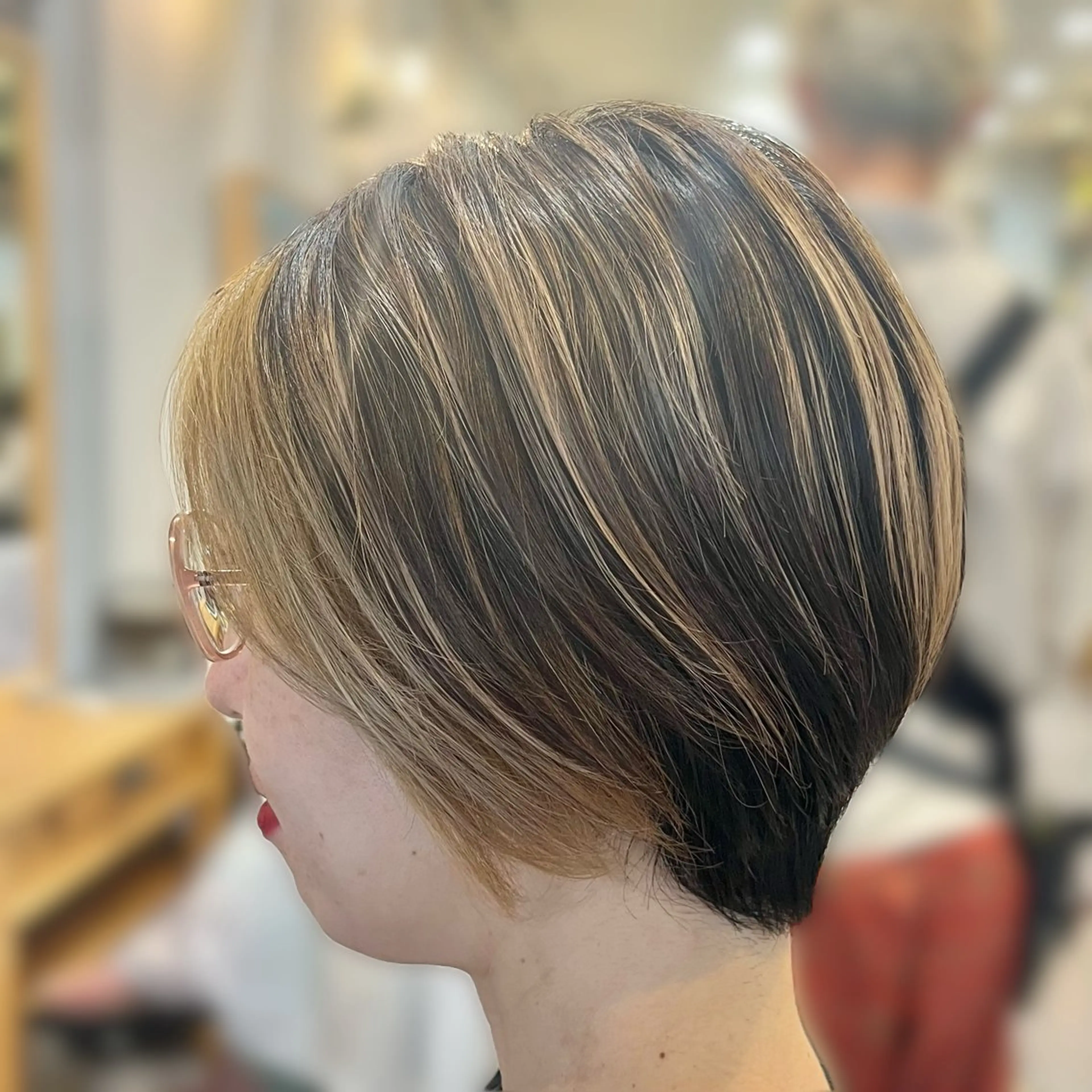 ショート カット 🌸 飯野 舞桜のヘアスタイル