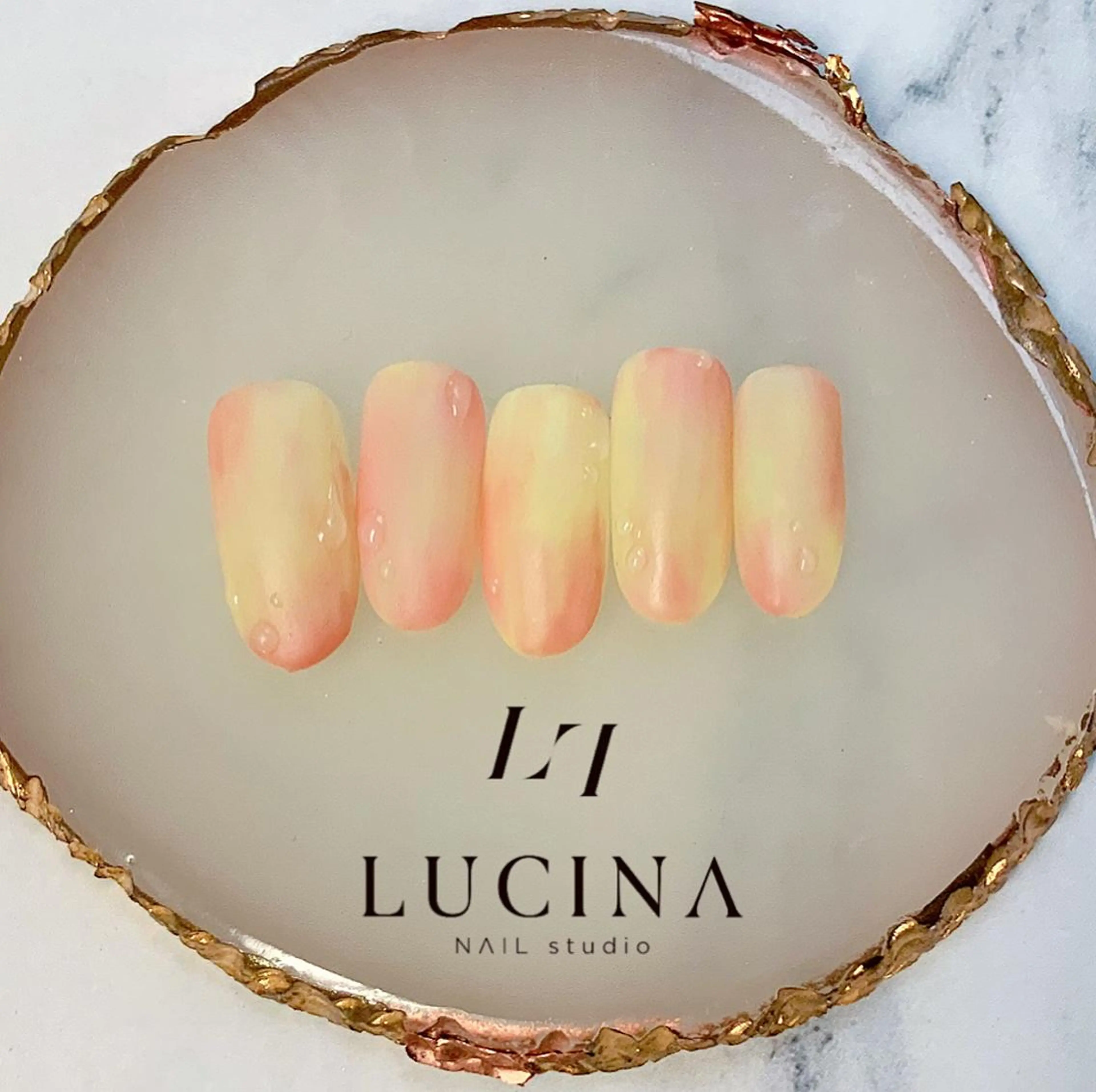 ネイル 新橋 ルキナ スタッフのネイルデザイン