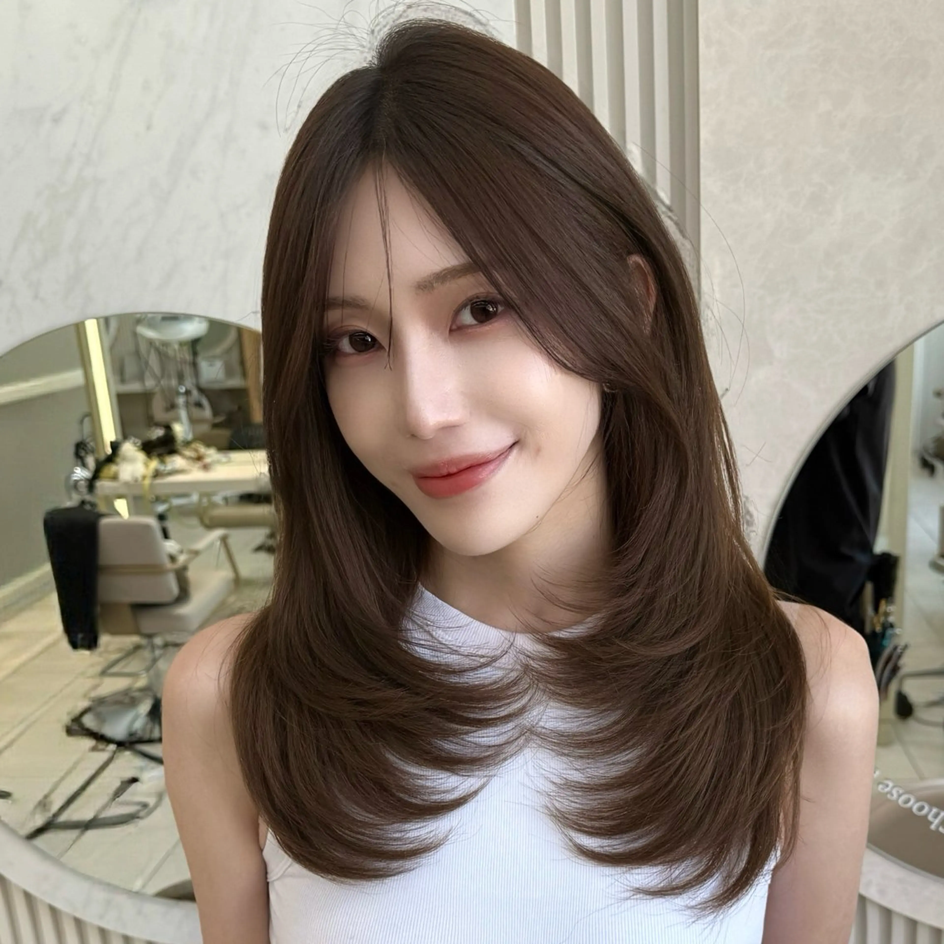 セミロング カラー 似合わせレイヤー/ 透明感カラーのヘアスタイル