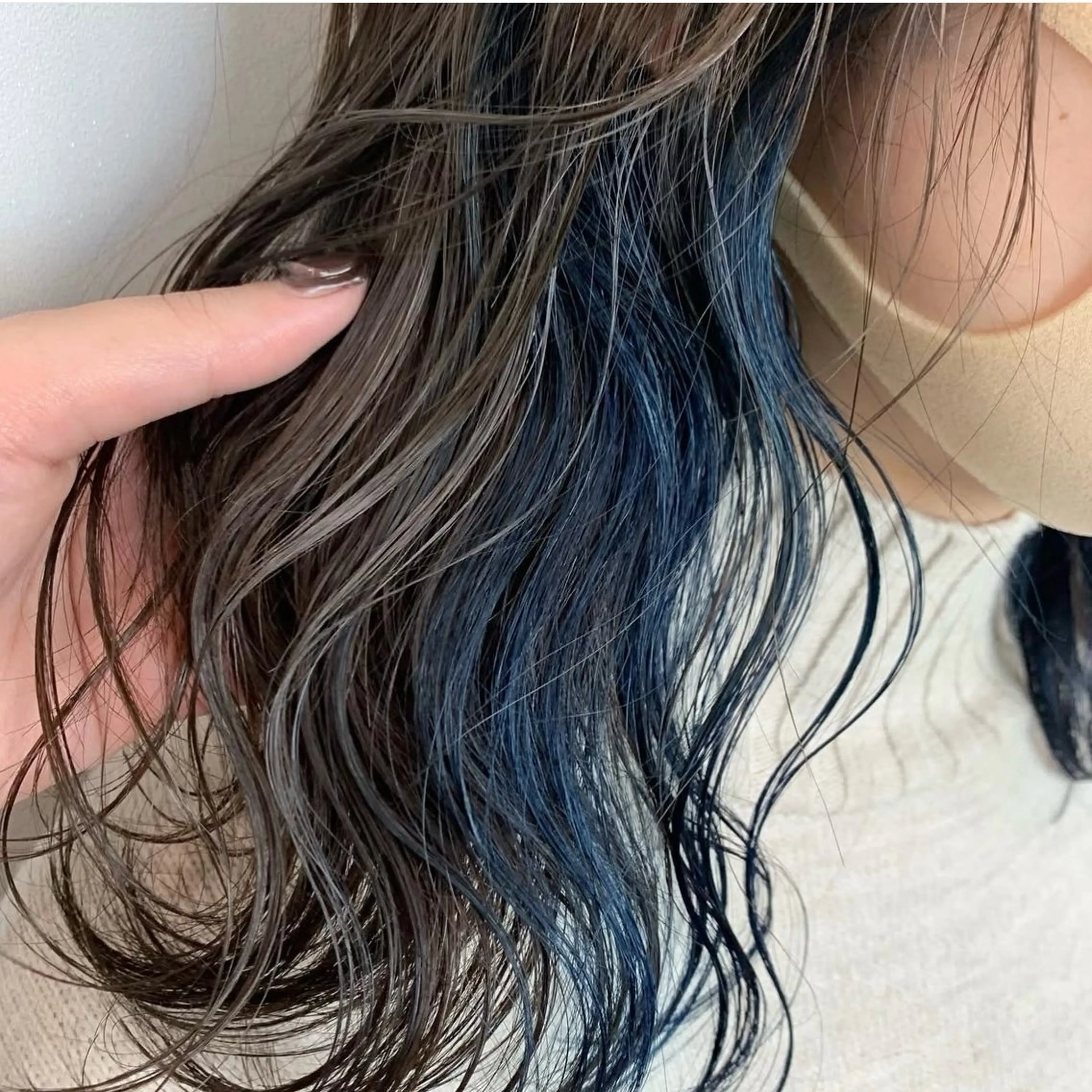 カラー 松野 さくらのヘアスタイル