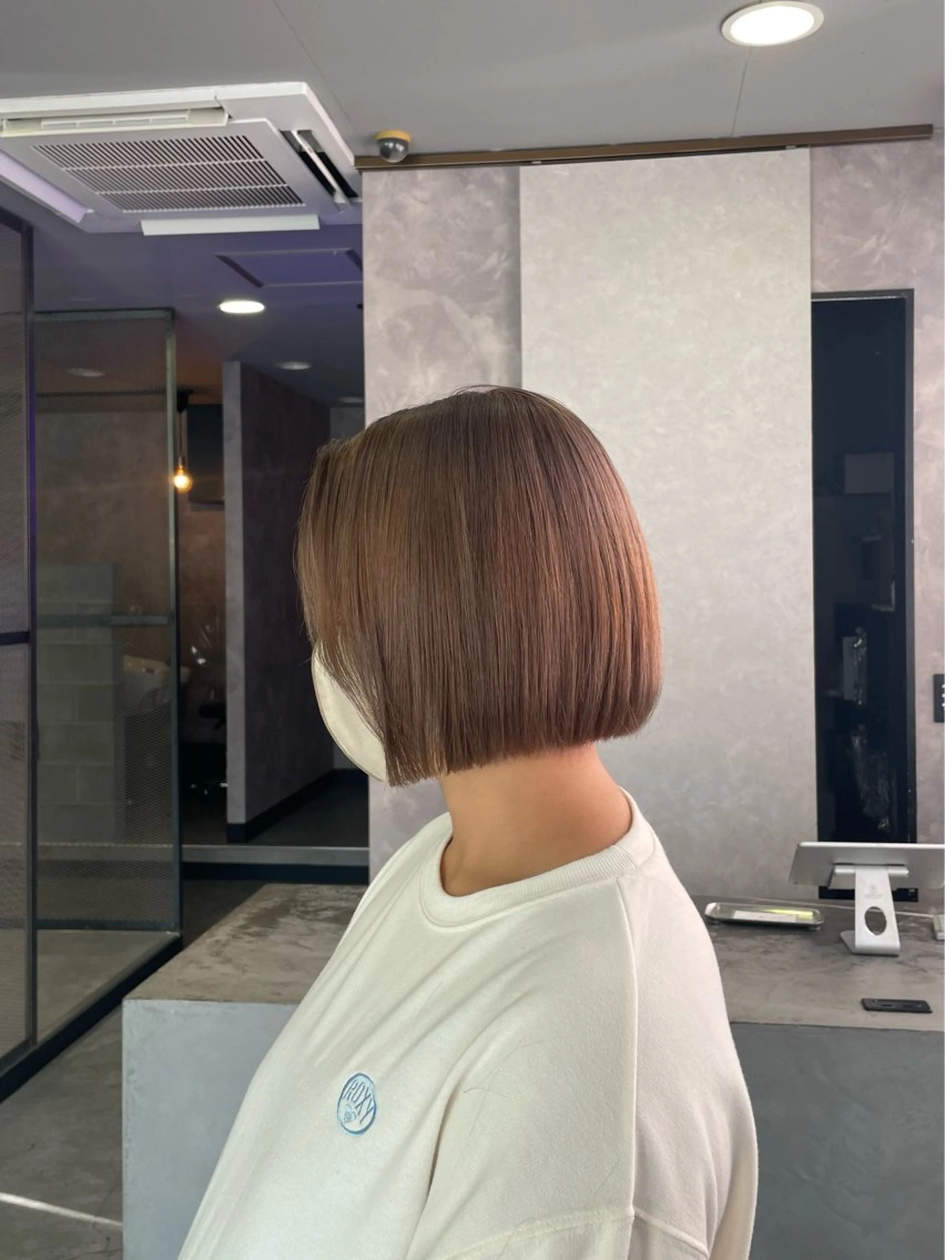 ショート カラー ボブ カット ヘアカラー トリートメント 手塚 由佳のヘアスタイル