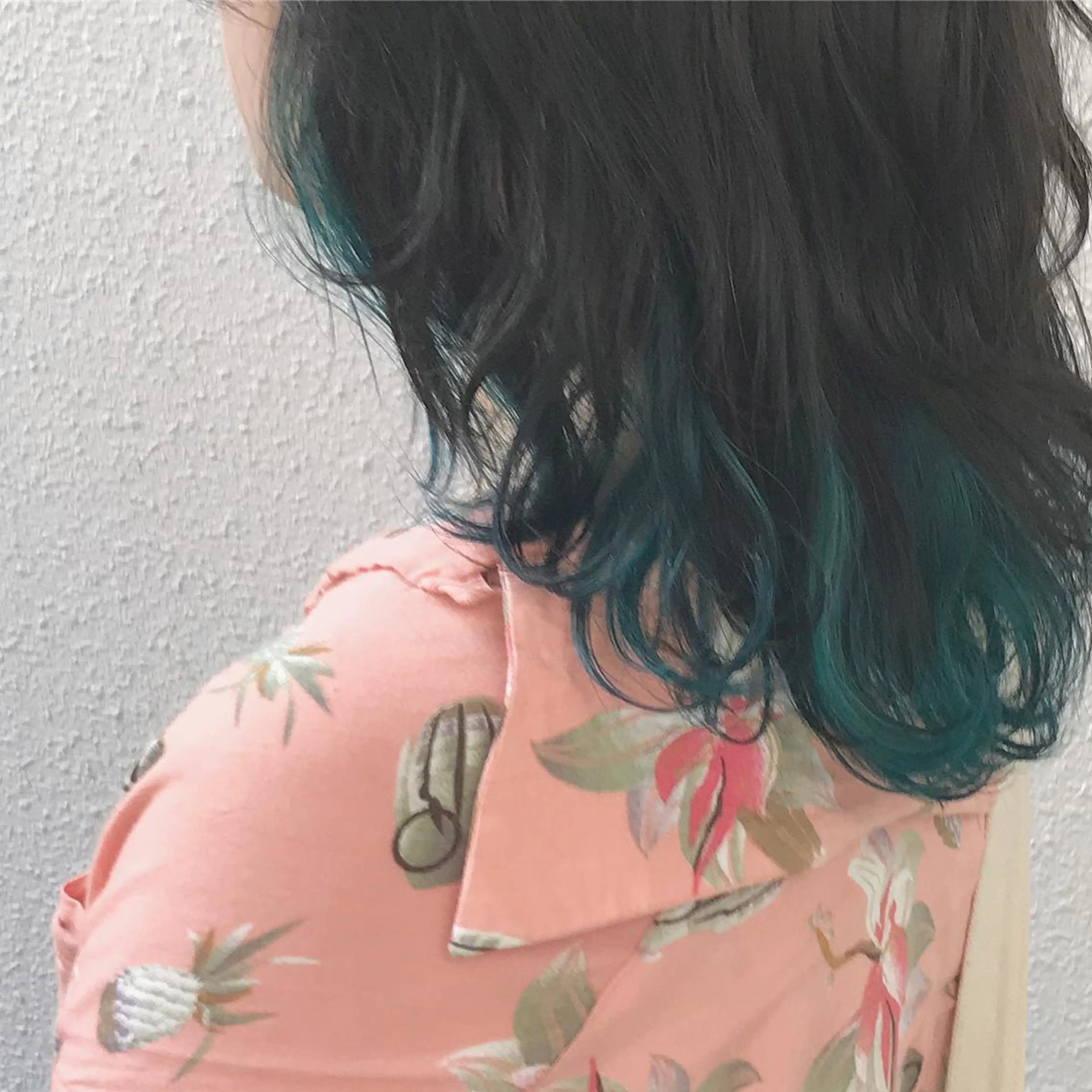 ミディアム カラー ブリーチ ブルーカラー インナーカラー/天神 ブリーチ/吉田のヘアスタイル