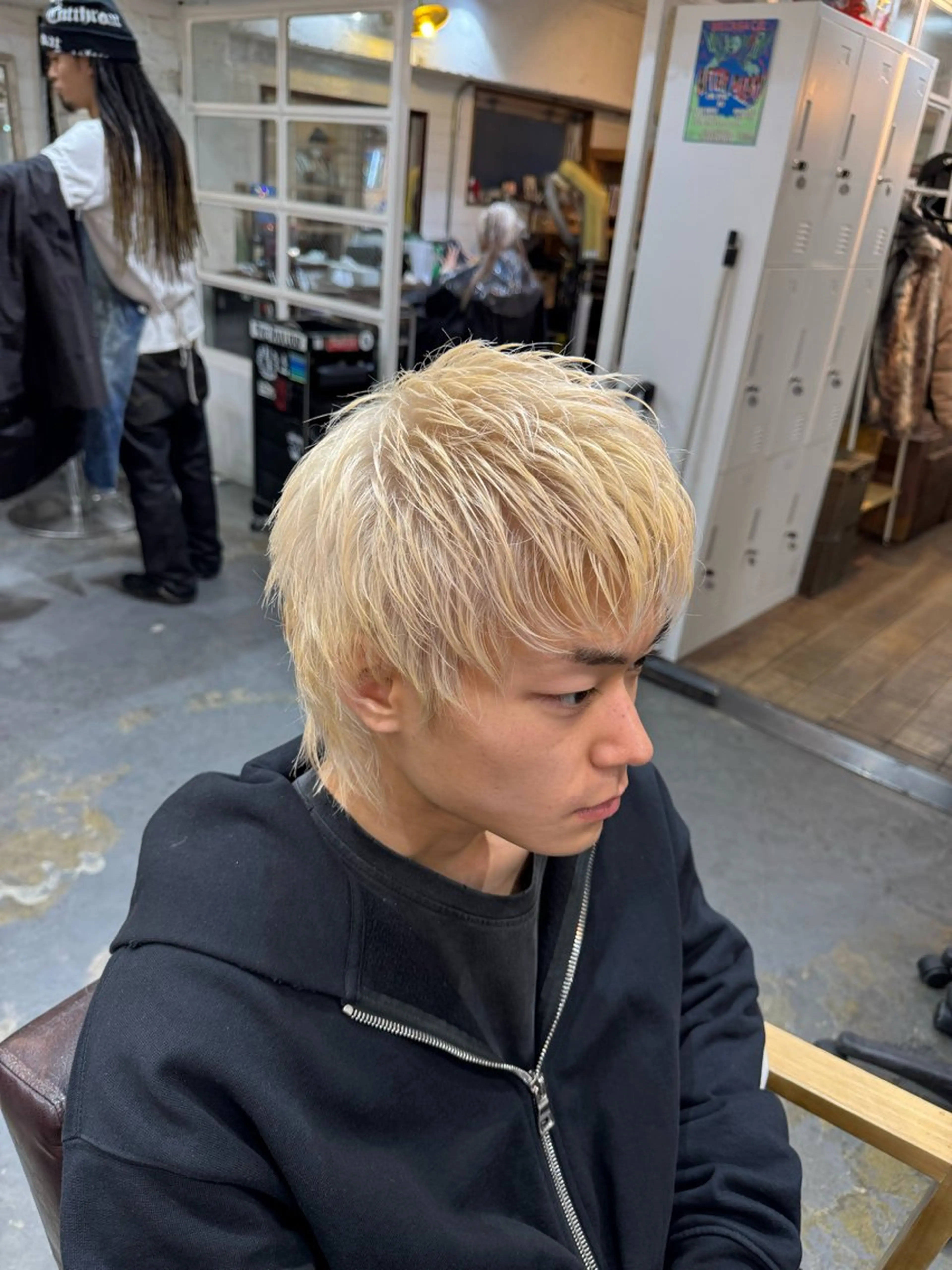 ショート カラー メンズ メンズブリーチ センターパート ダウンパーマ フェードカット メンズハイライト カット ヘアカラー トリートメント 💈メンズ特化💈 TASUKUのヘアスタイル