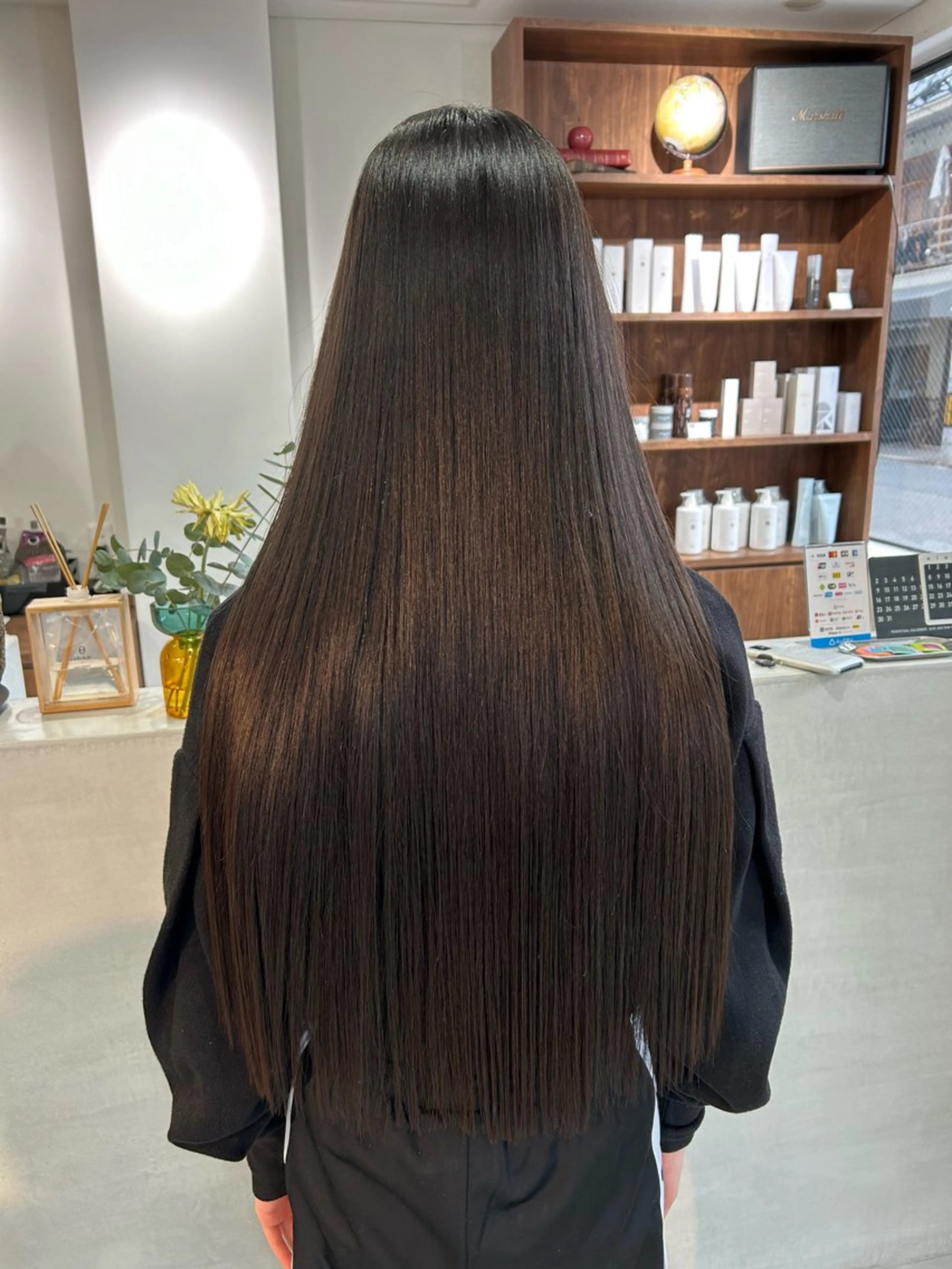 ロング 縮毛矯正 トリートメント (h)wim ウィムのヘアスタイル