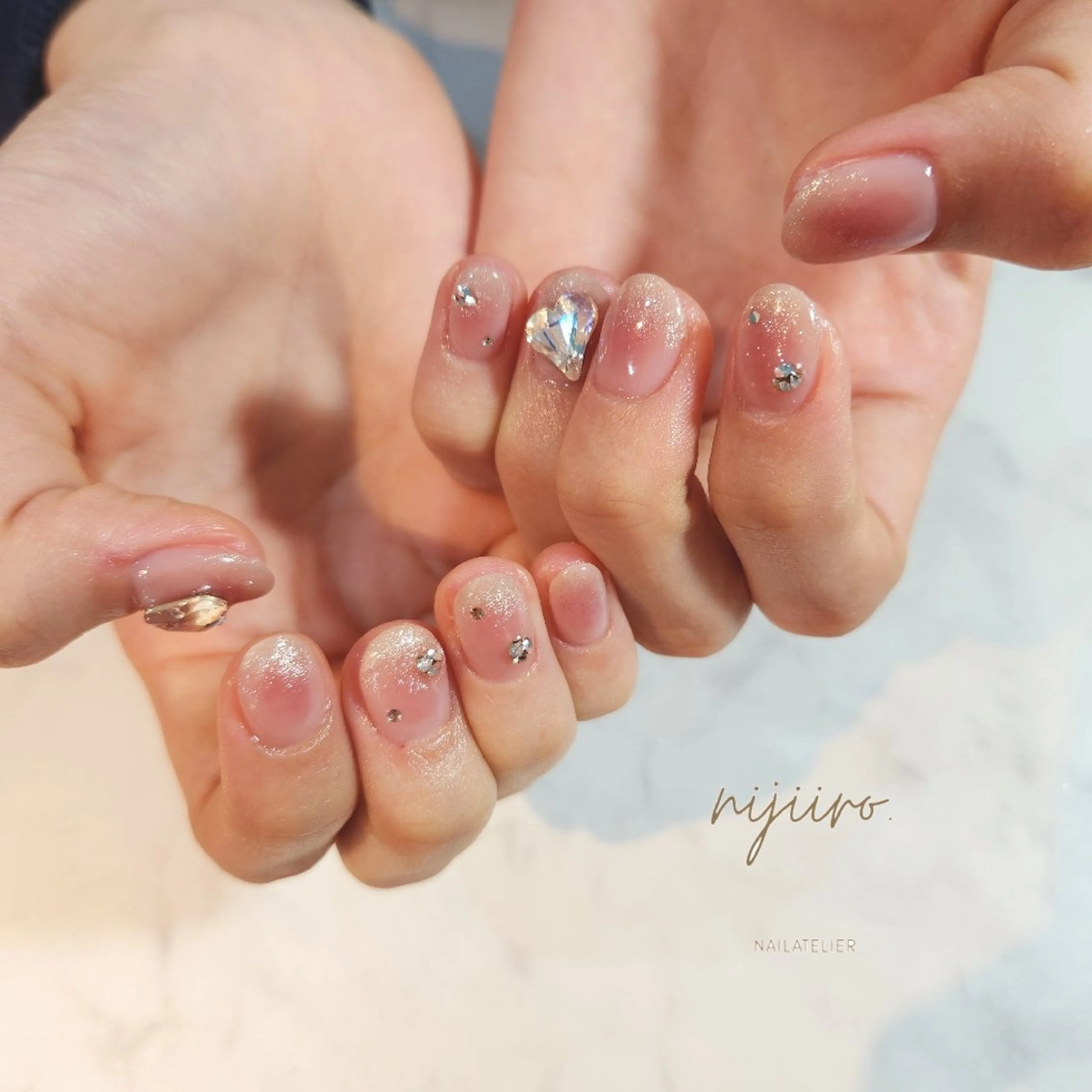 ネイル チークネイル マグネットネイル ハンドネイル nailatelier nijiiro.所属・nijiiro🌈 サトウのネイルデザイン