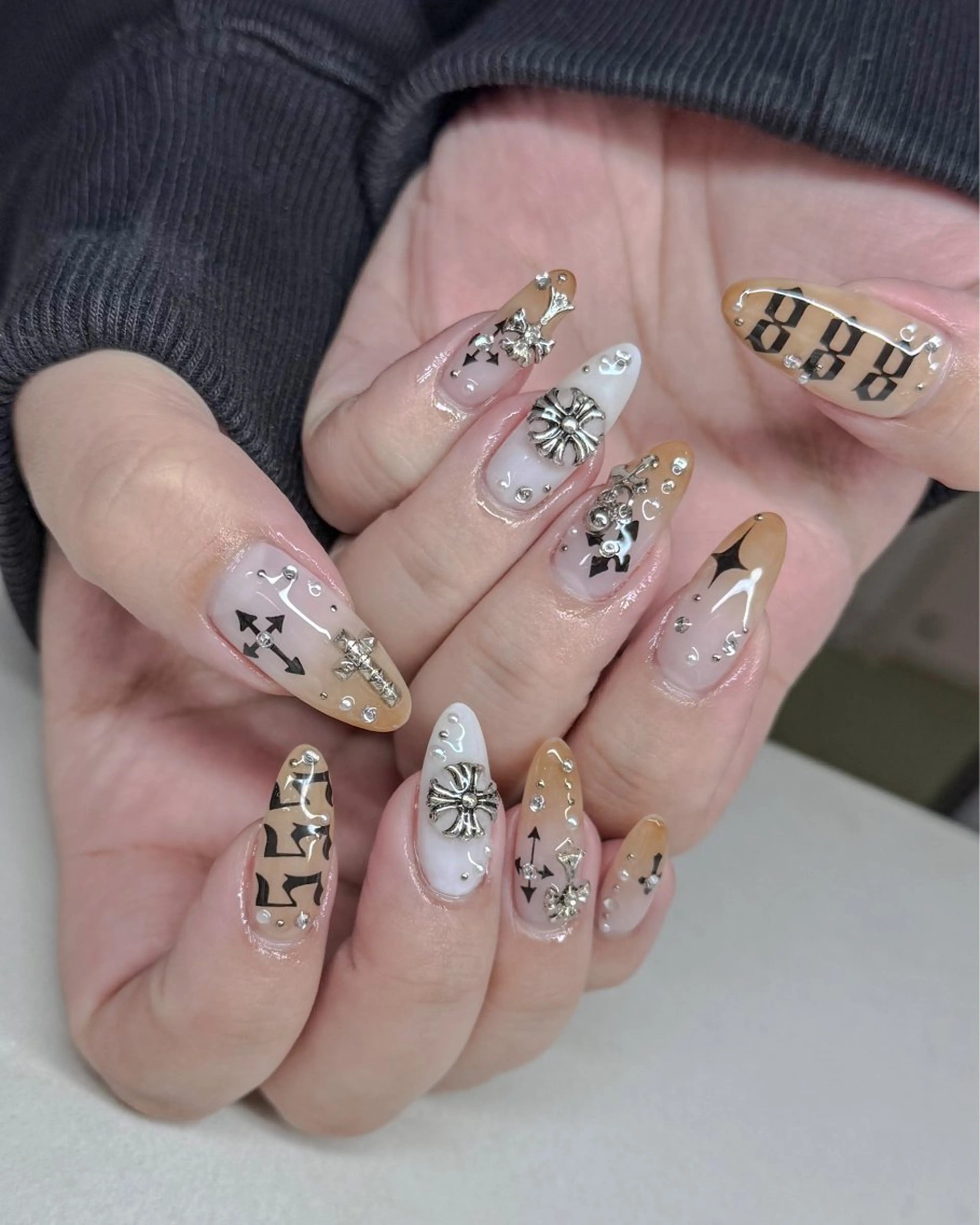 ネイル num-fi Aiのネイルデザイン