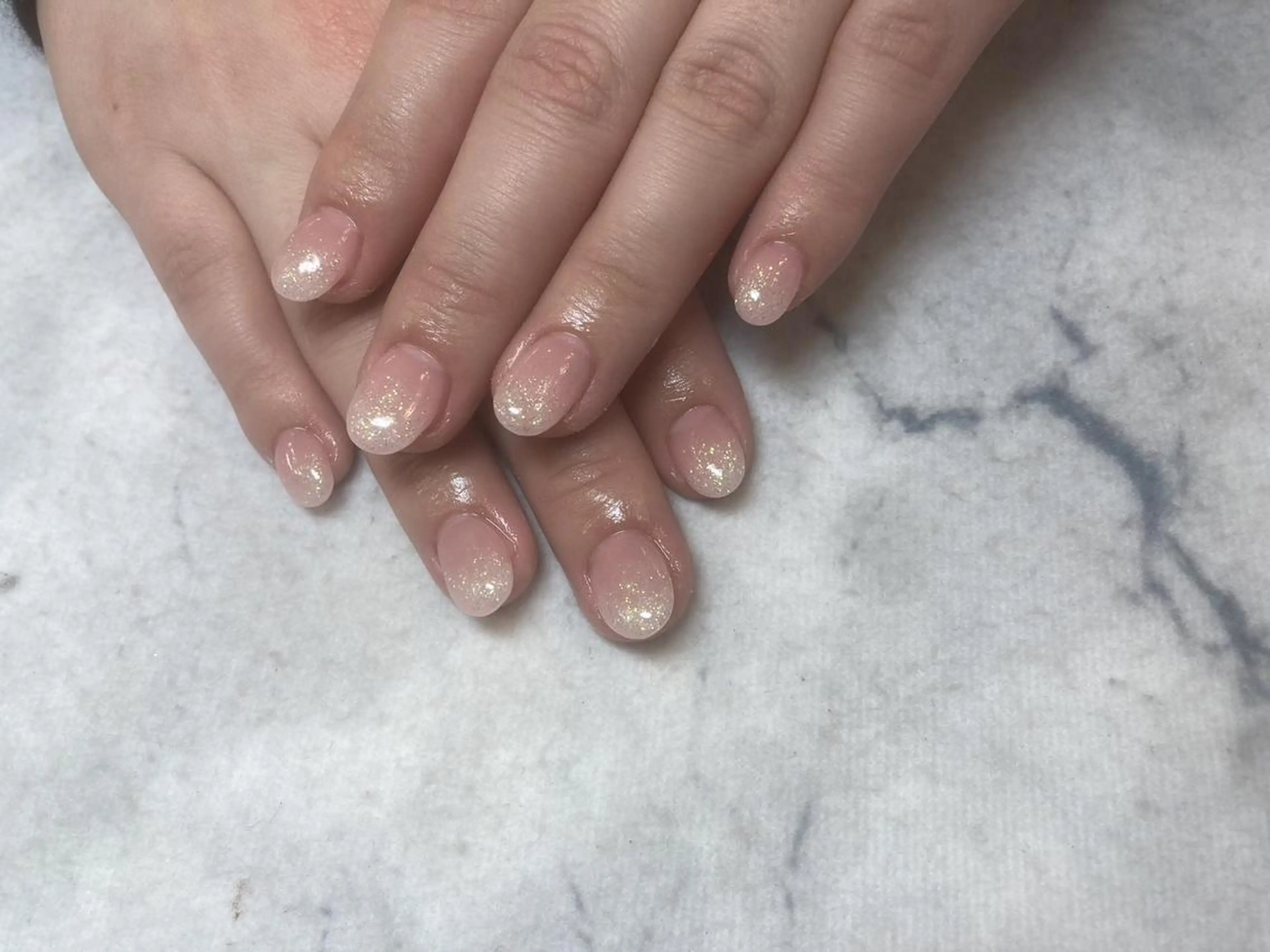 ネイル ネイルリボン 受付スタッフのネイルデザイン