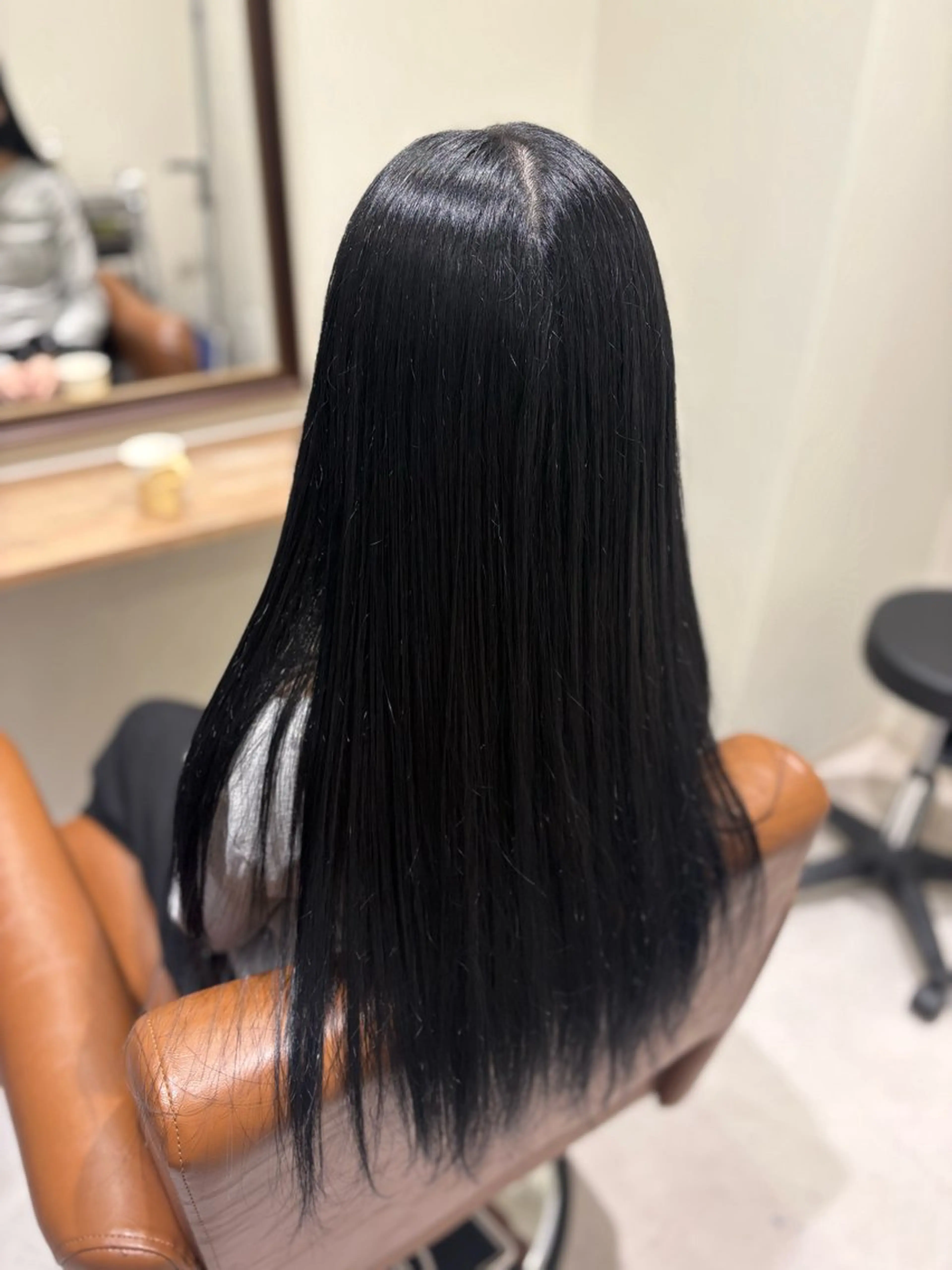 ロング カラー 黒髪 ブルーカラー ブルーブラック 透明感カラー ヘアカラー GUEST ヒロキのヘアスタイル