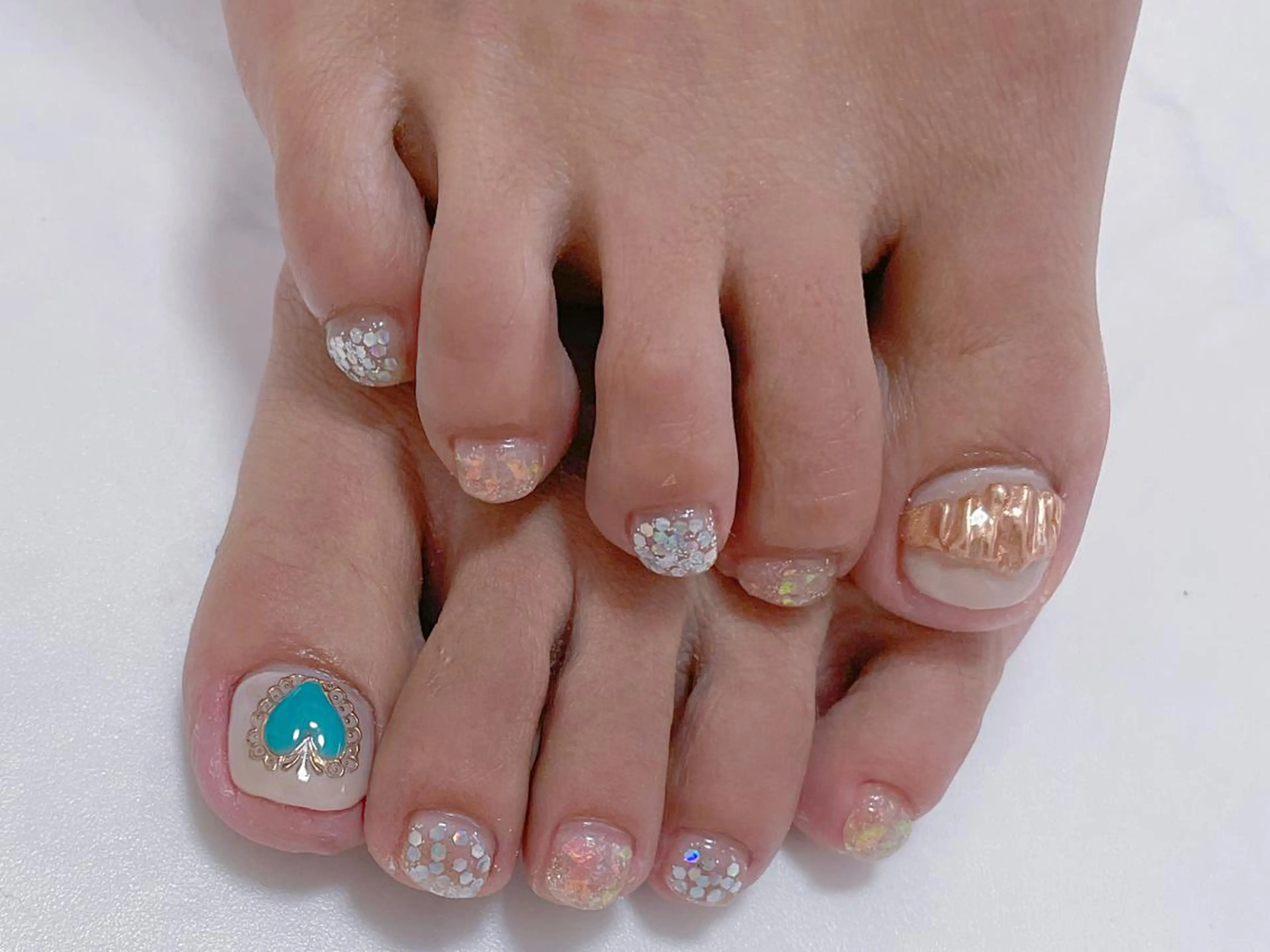 ネイル アニマル柄 アートネイル フラワーネイル ミラーネイル ニュアンスネイル フットネイル Nina's nailのネイルデザイン