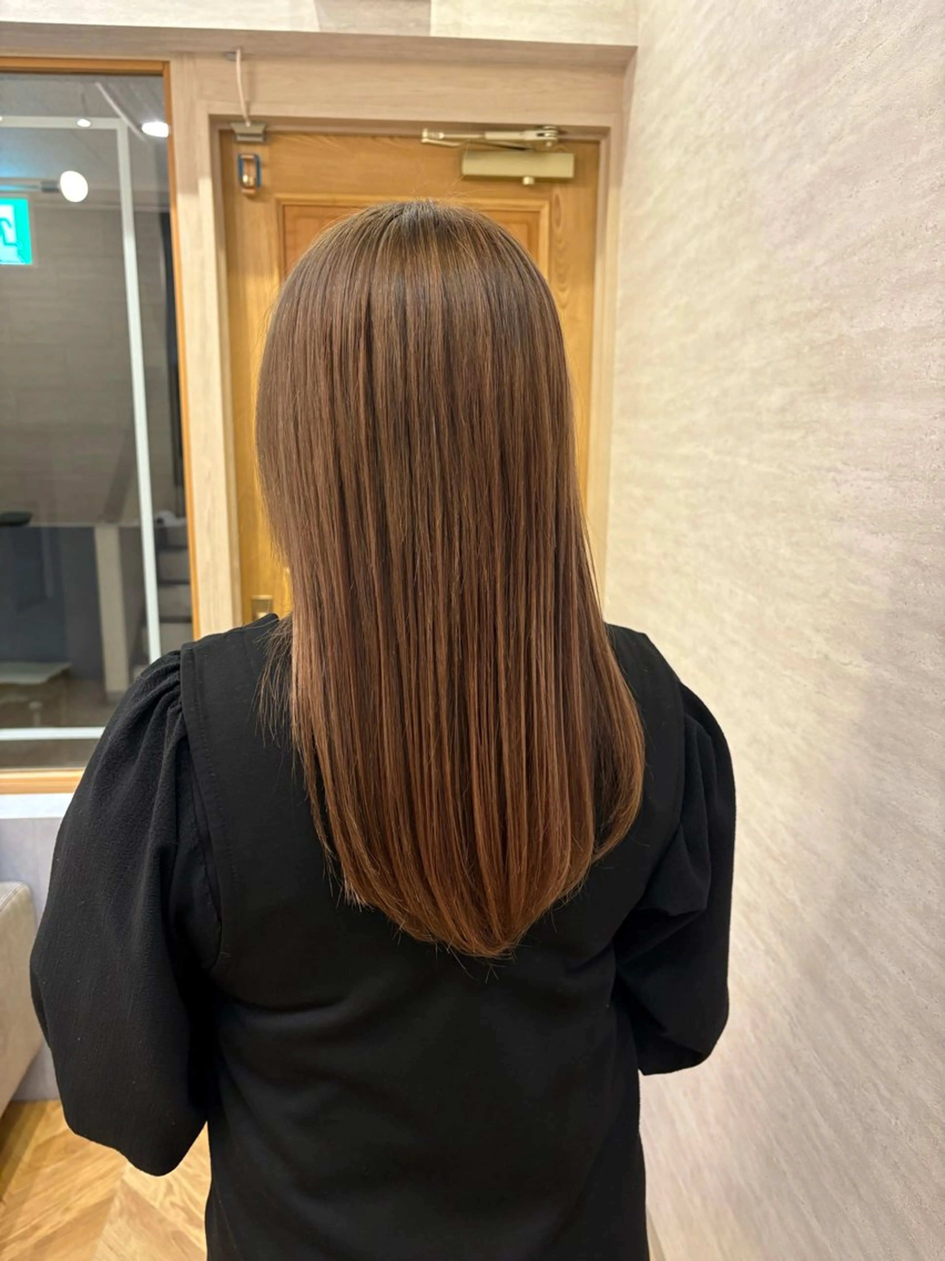 ロング カラー ベージュカラー ヘアカラー トリートメント newi大分/ 磯部栞里／艶感カラーのヘアスタイル