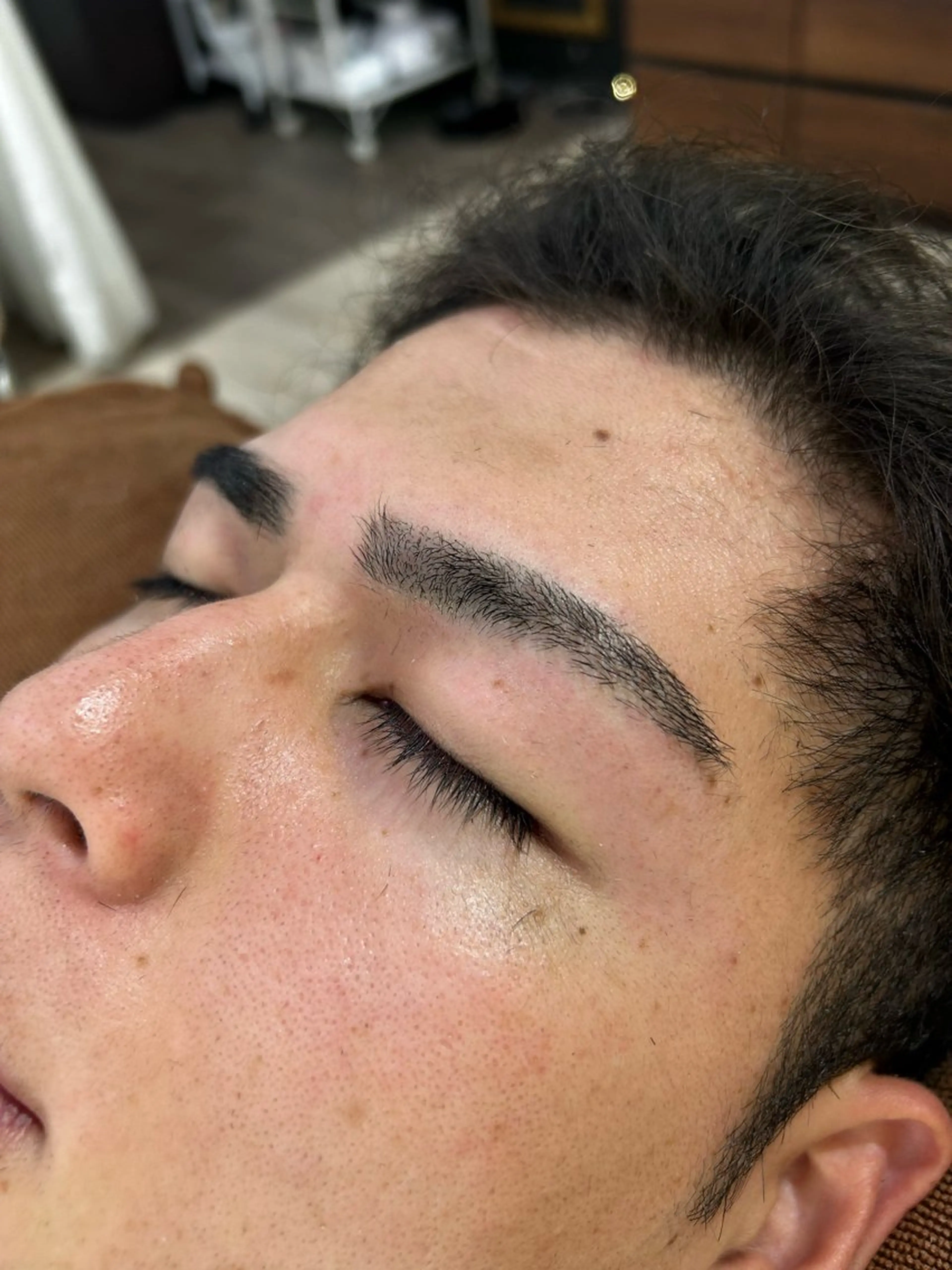 メンズ アイブロウ ワックス脱毛 眉カット airi🌺カラー /特殊ヘア⛓️🖤のヘアスタイル