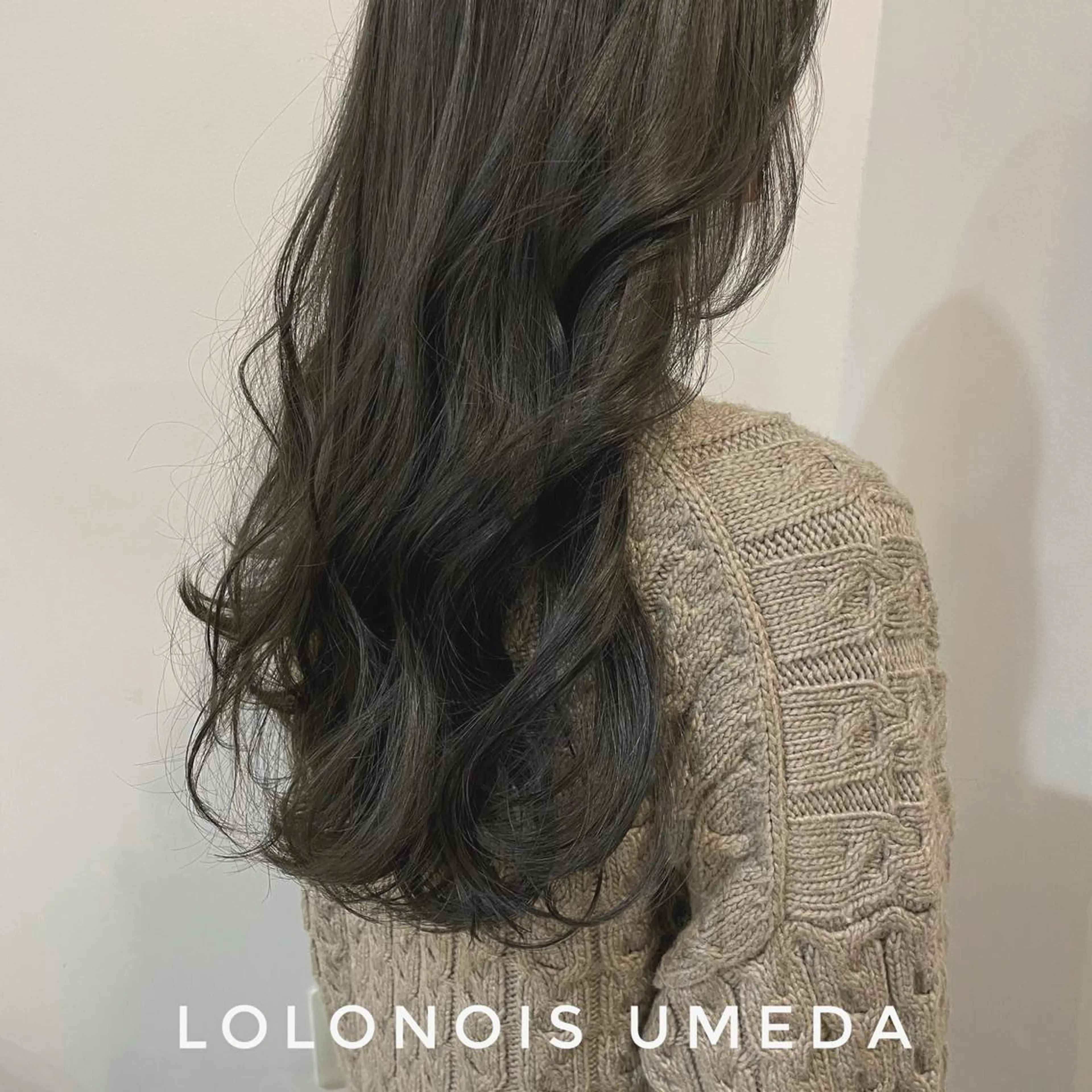 ロング カラー アッシュ アッシュグレー アッシュグレージュ グレージュ イルミナカラー Lolonois梅田 /Okazaki:)のヘアスタイル