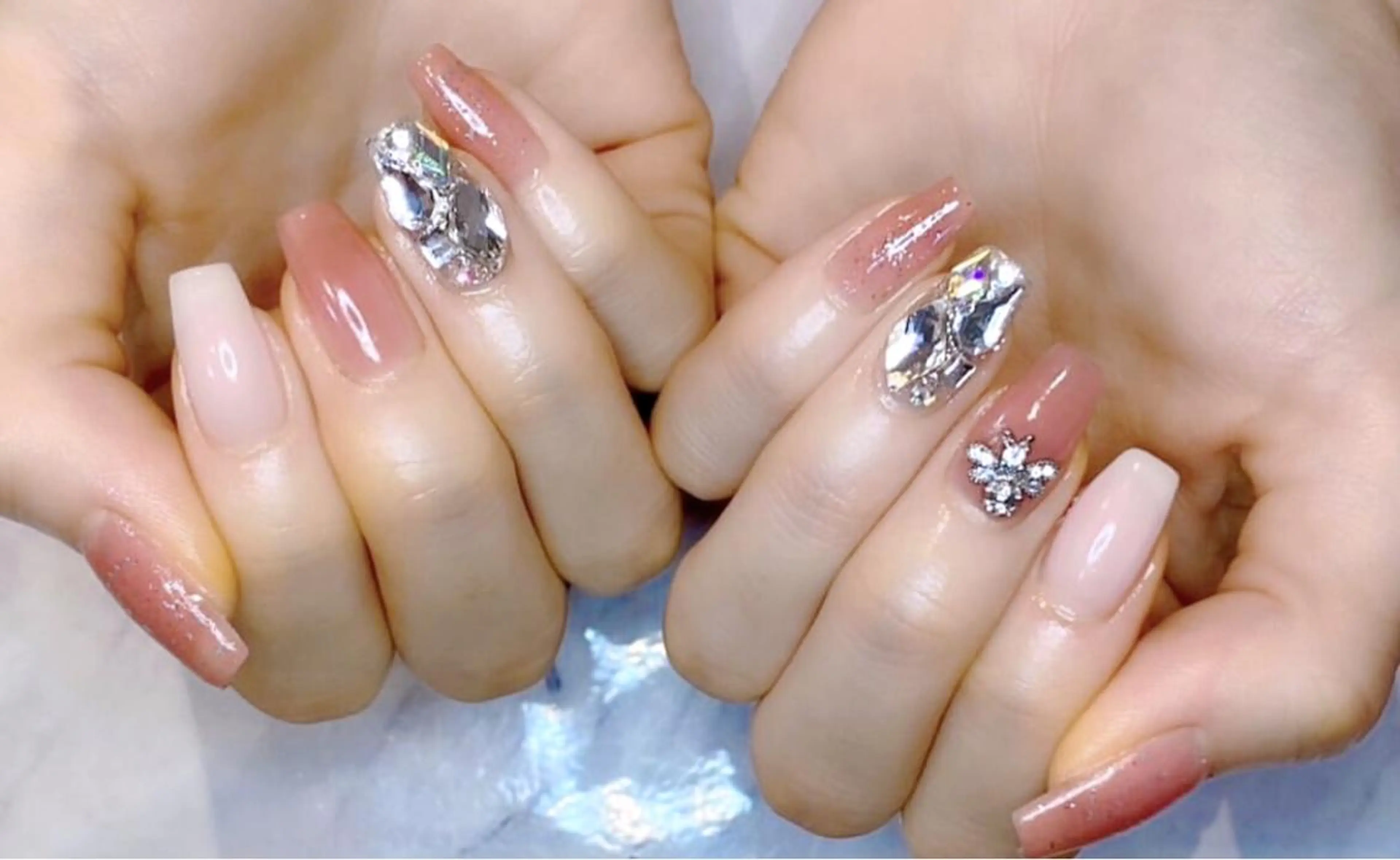 ネイル ハンドネイル VIVIAN リサのネイルデザイン