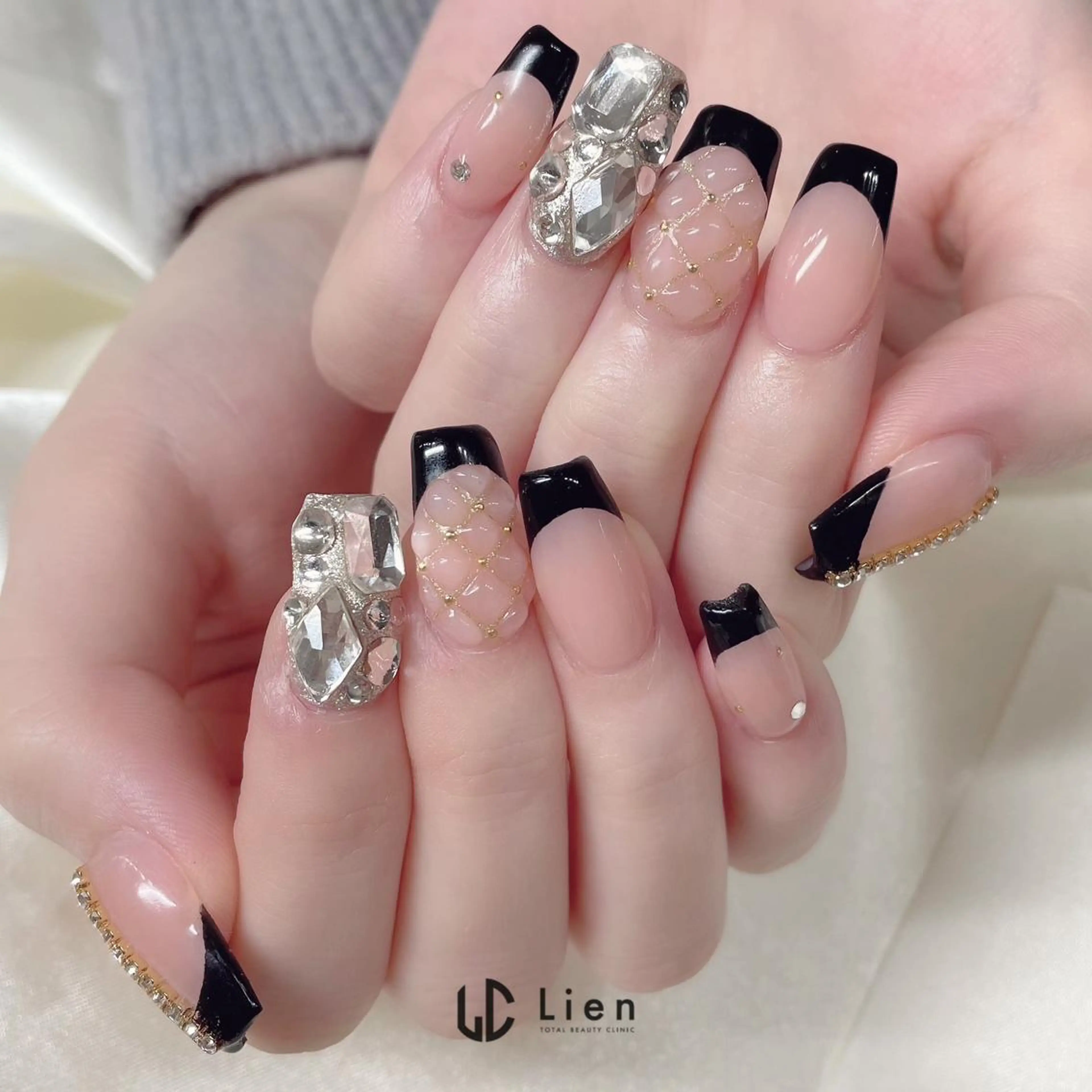 ネイル 山田 真里のネイルデザイン