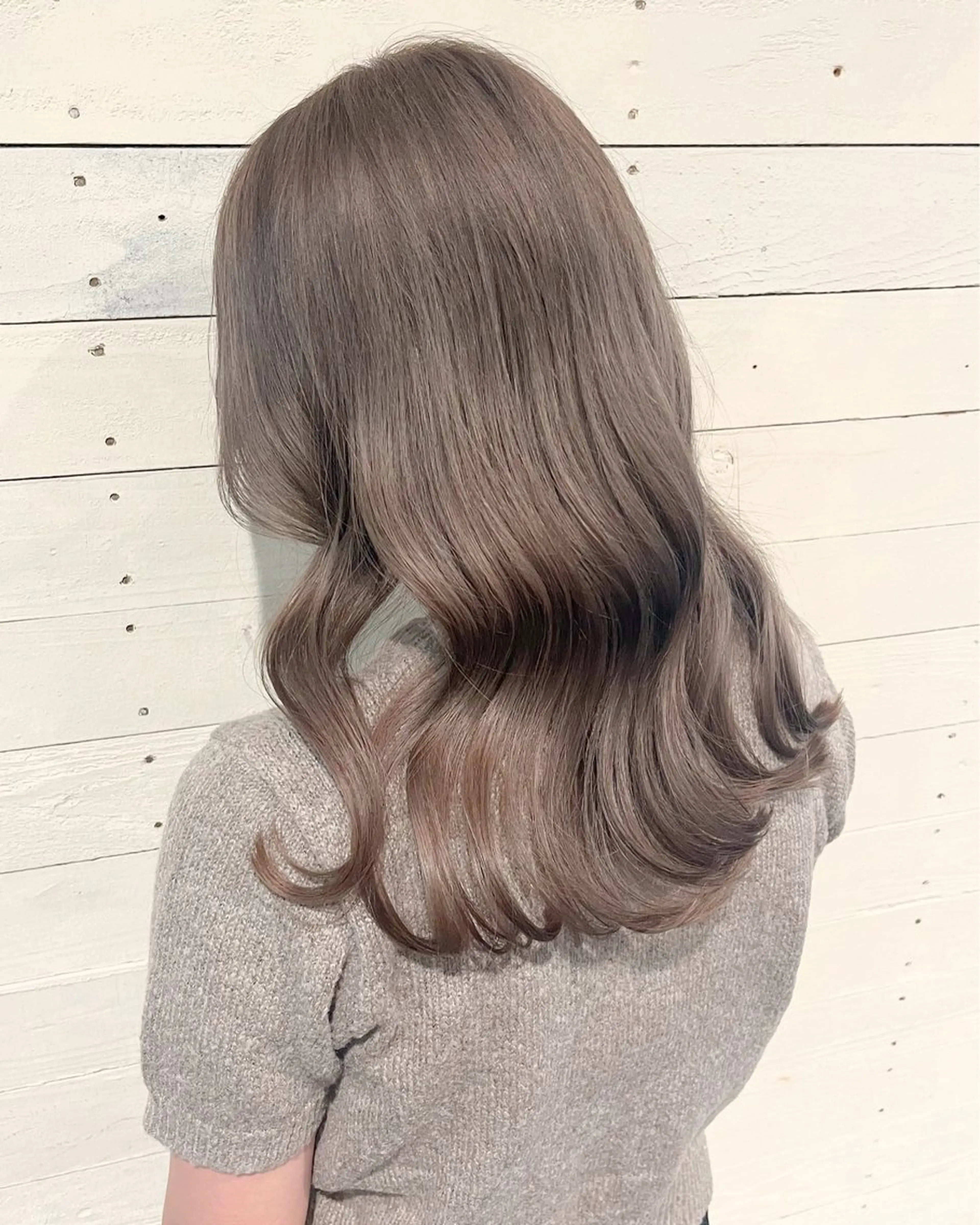 セミロング 松本 沙城のヘアスタイル