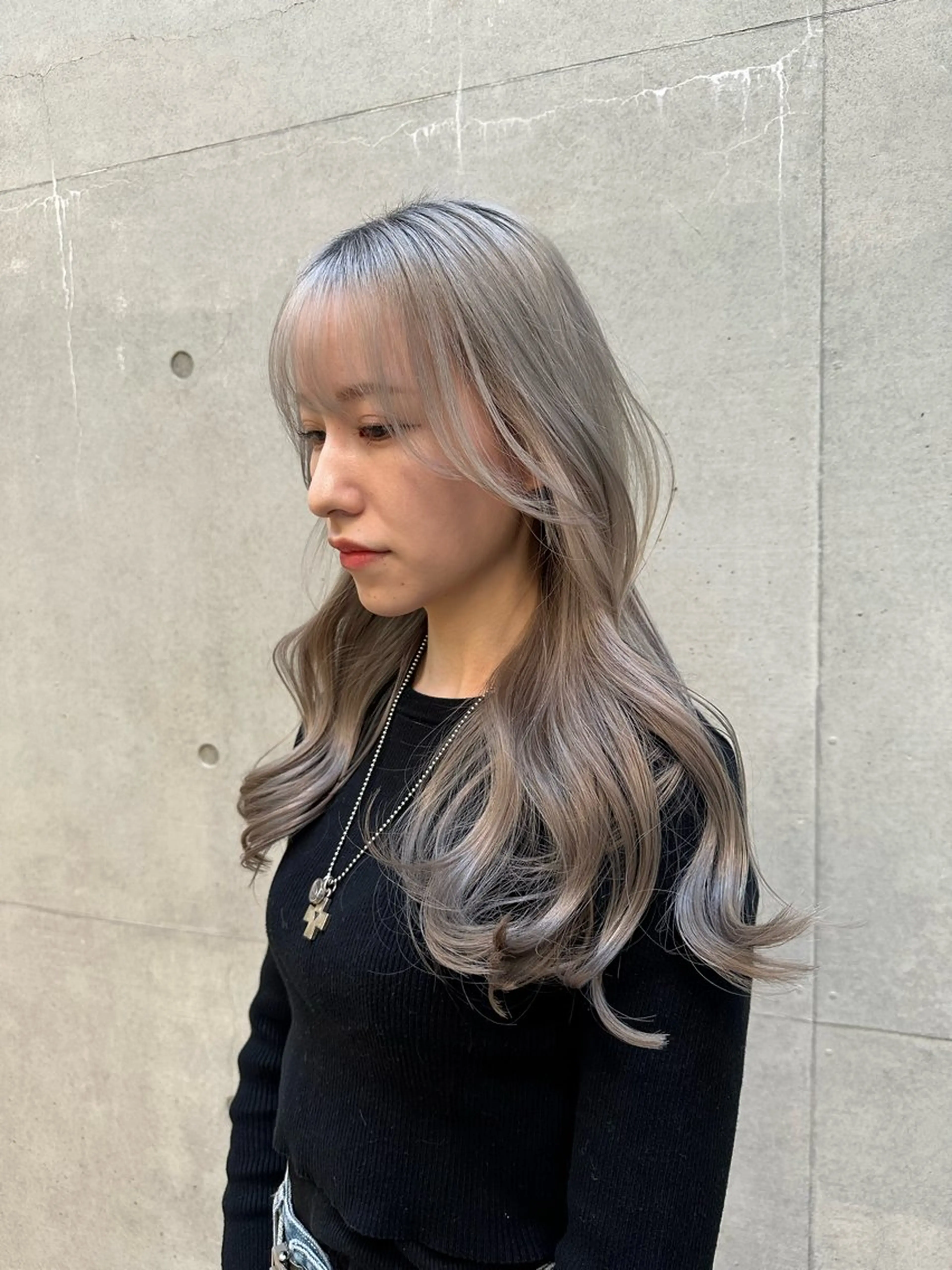 ロング カット ヘアカラー トリートメント レイヤーカット 透明感カラーのヘアスタイル