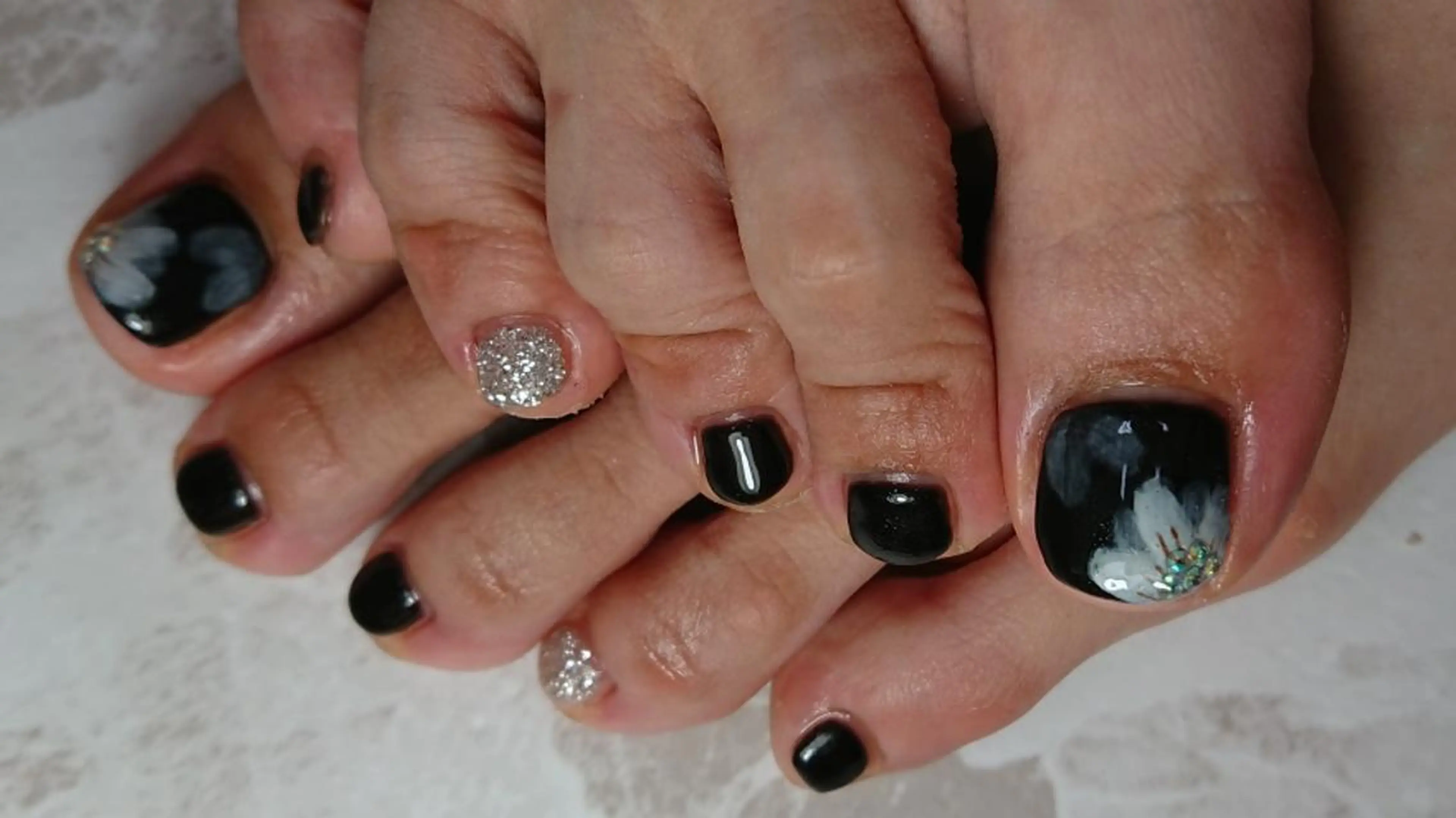 ネイル フラワーネイル ホワイト 林 珠里のネイルデザイン